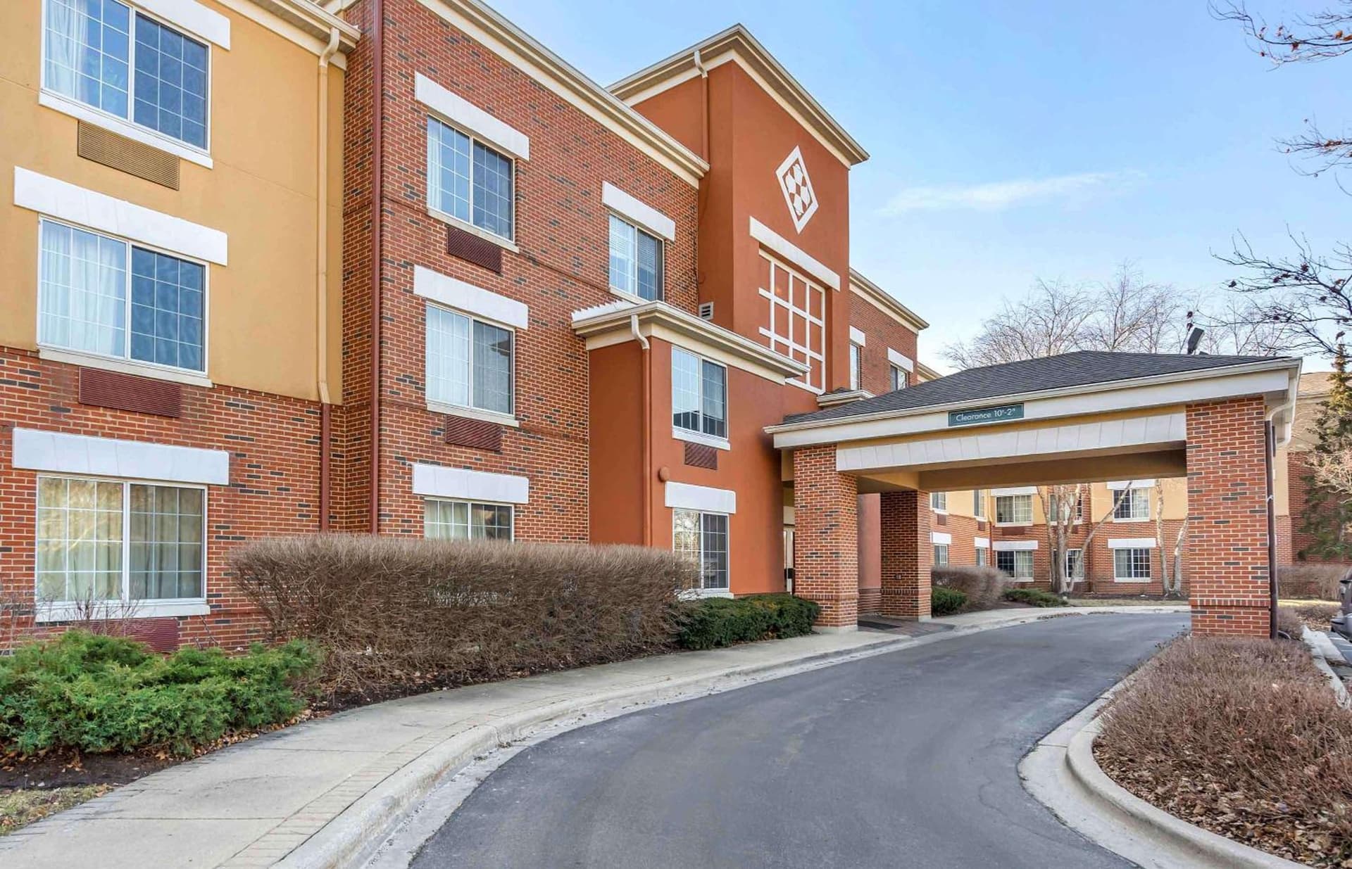 Studio 6 Extended Stay Chicago Vernon Hills Lincolnshire IL interior in Mettawa, IL — gallery photo 2