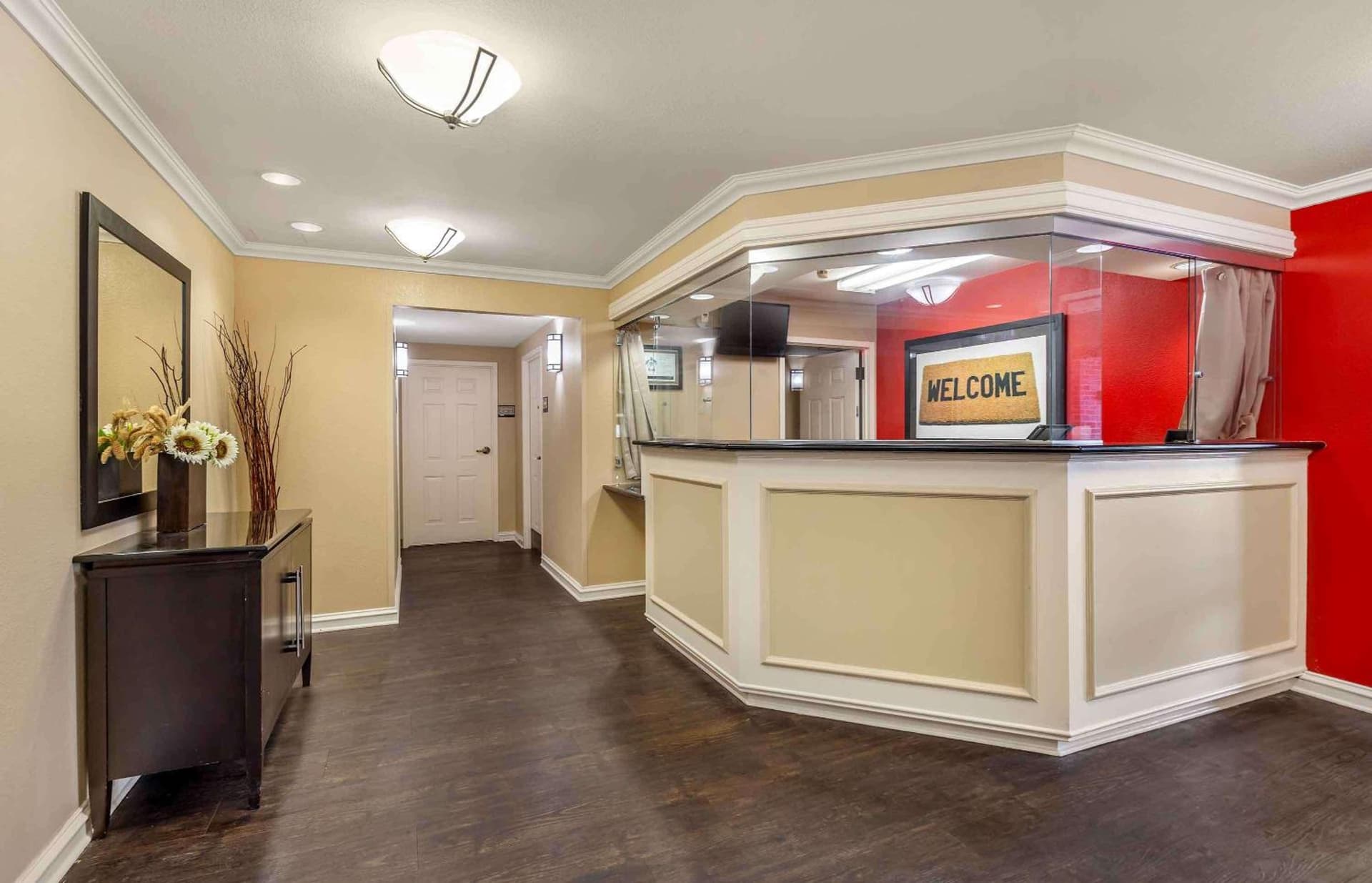 Studio 6 Extended Stay Chicago Vernon Hills Lincolnshire IL property views in Mettawa, IL — gallery photo 3
