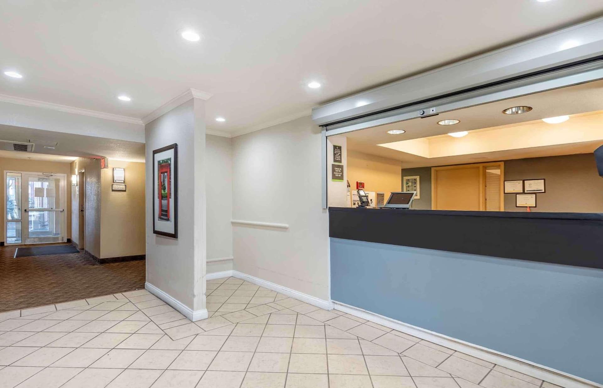 Extended Stay America Select Suites - Chicago - Westmont - Oak Brook property views in Westmont, IL — gallery photo 3