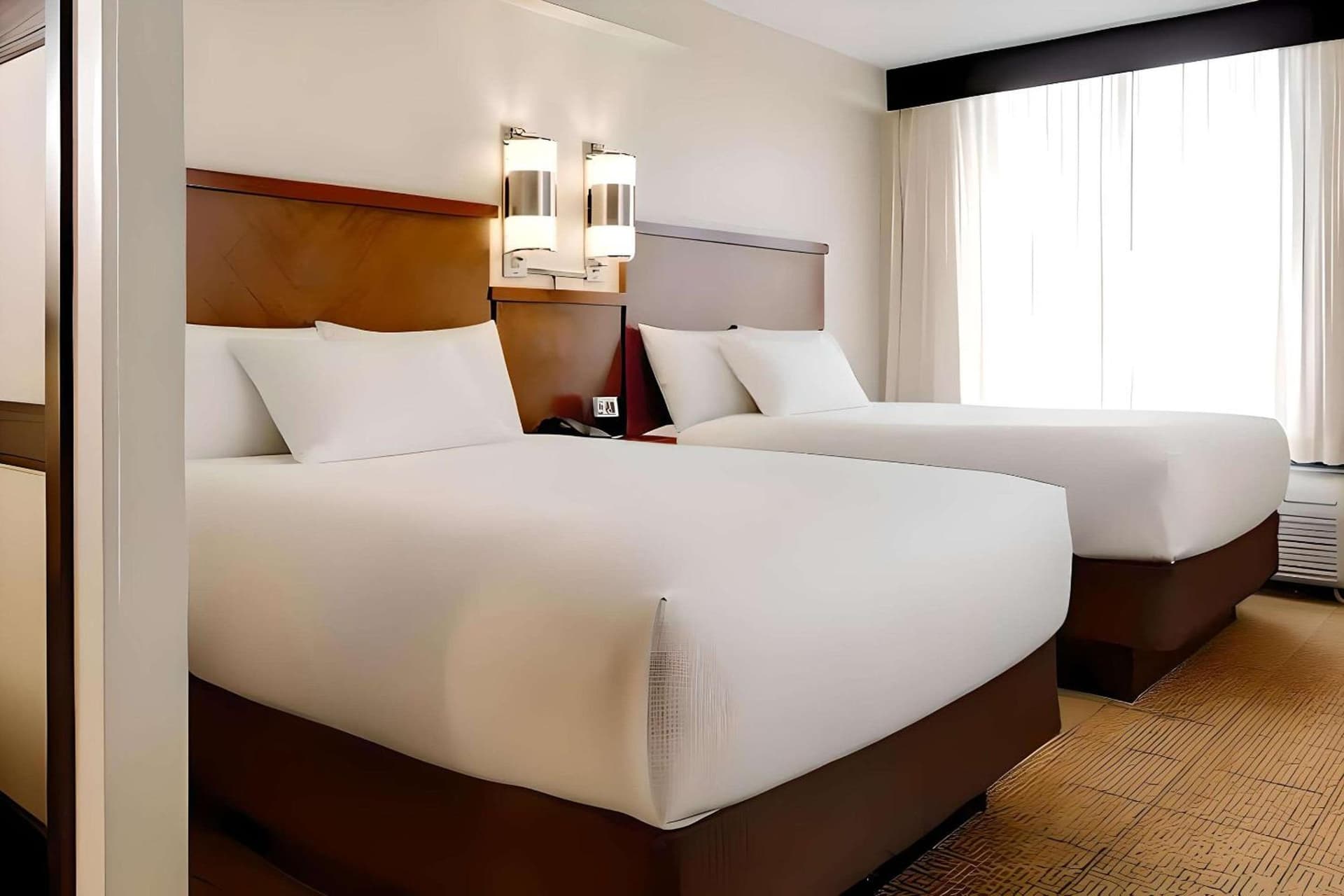 Comfort Suites Milwaukee West interior in Milwaukee, WI — gallery photo 2