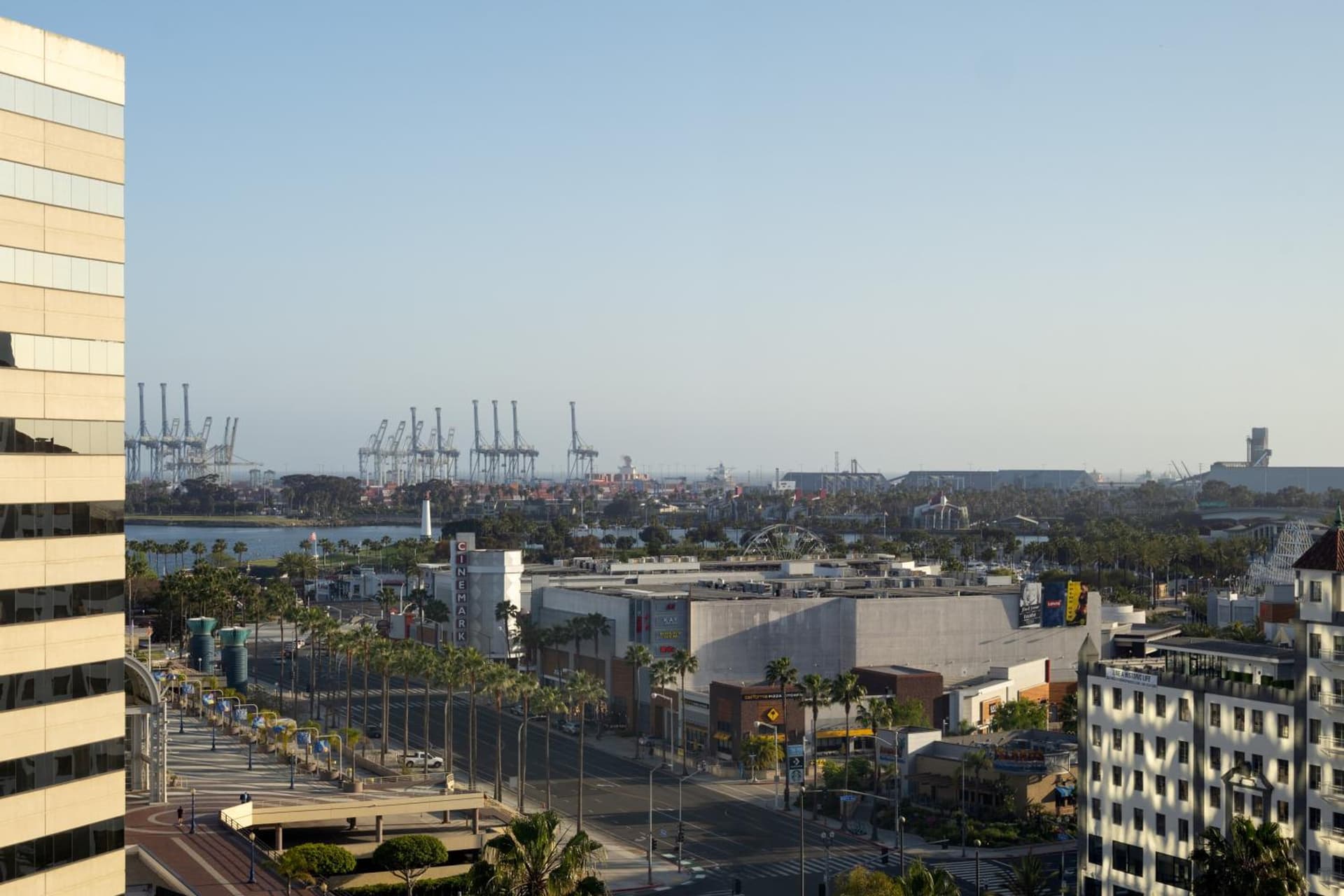 Marriott Long Beach Downtown property views in Long Beach, CA — gallery photo 3