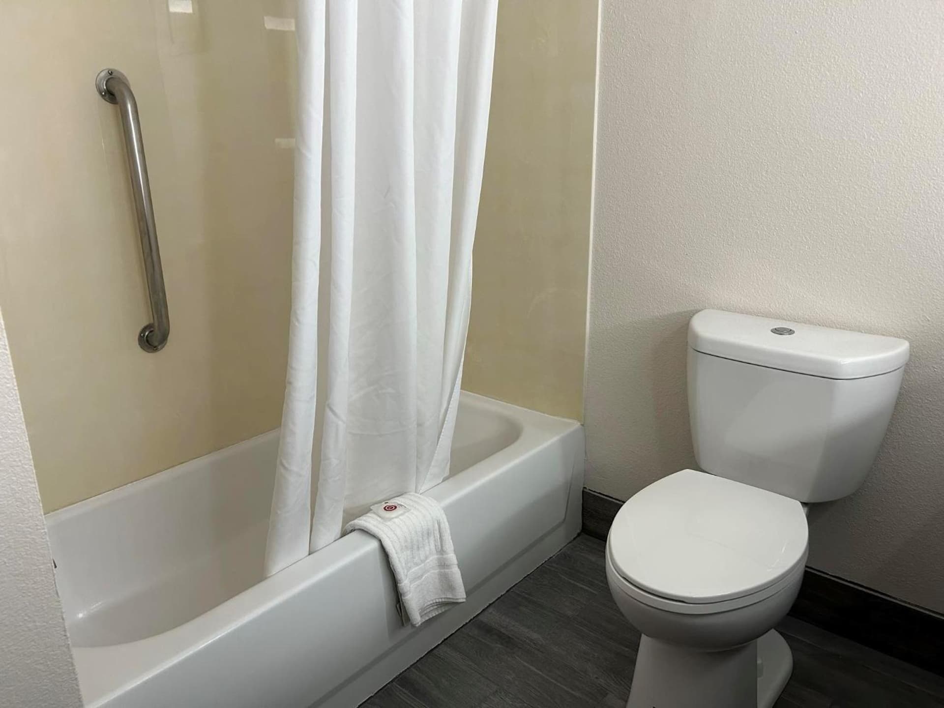 Comfort Inn & Suites Liverpool - Syracuse gallery photo in Liverpool, NY — image 24
