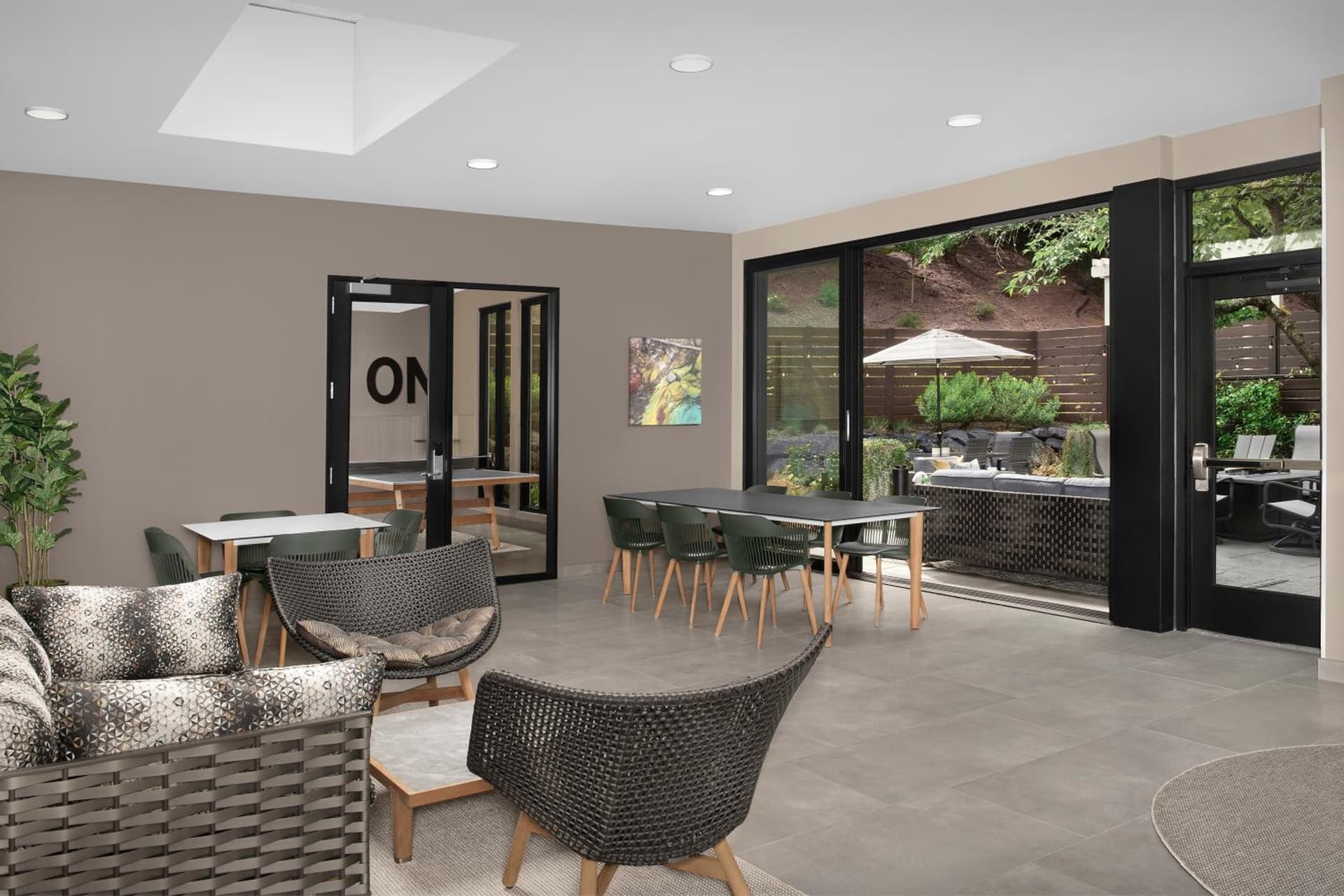 Courtyard by Marriott Portland Tigard interior in Tigard, OR — gallery photo 2