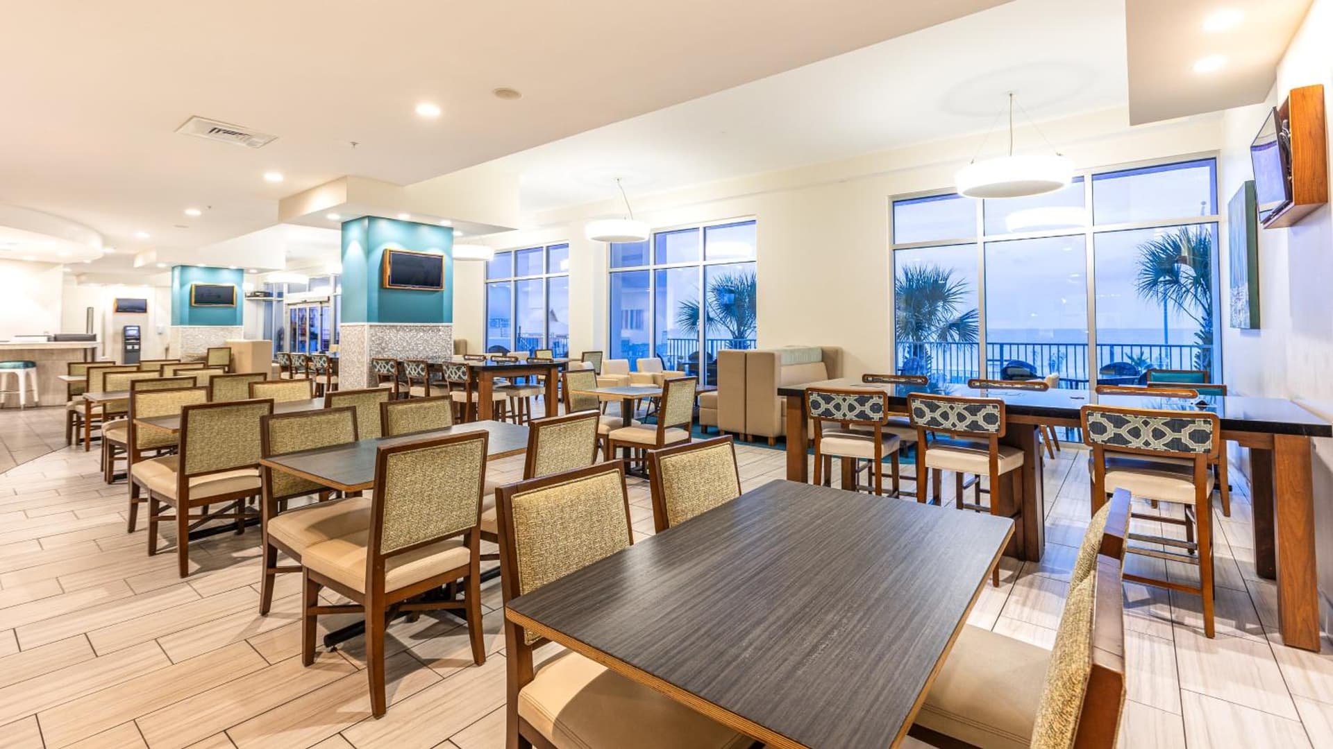 Holiday Inn Express & Suites Panama City Beach - Beachfront by IHG gallery photo in Panama City Beach, FL — image 102
