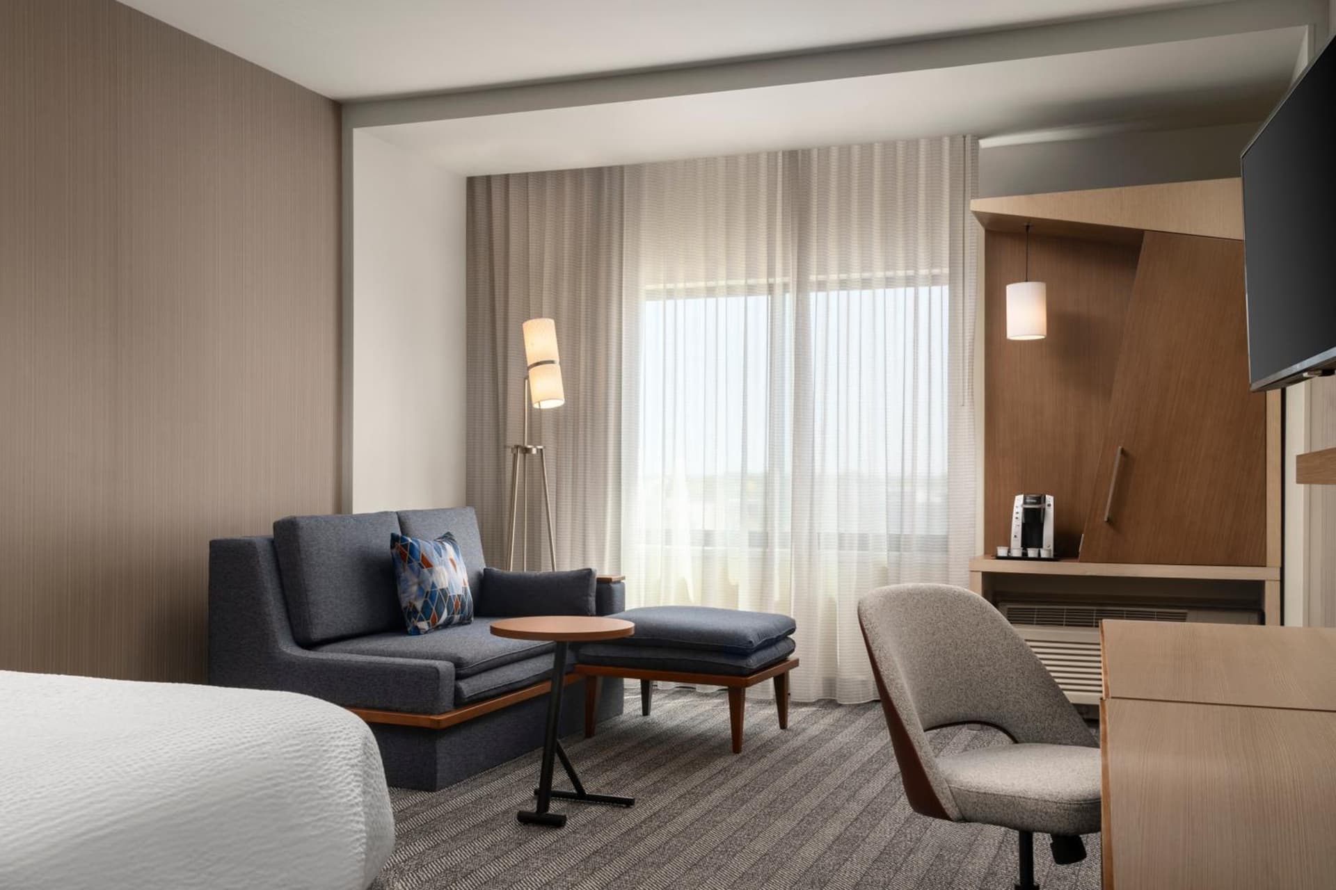 Courtyard by Marriott Denver North/Westminster property views in Eastlake, CO — gallery photo 3