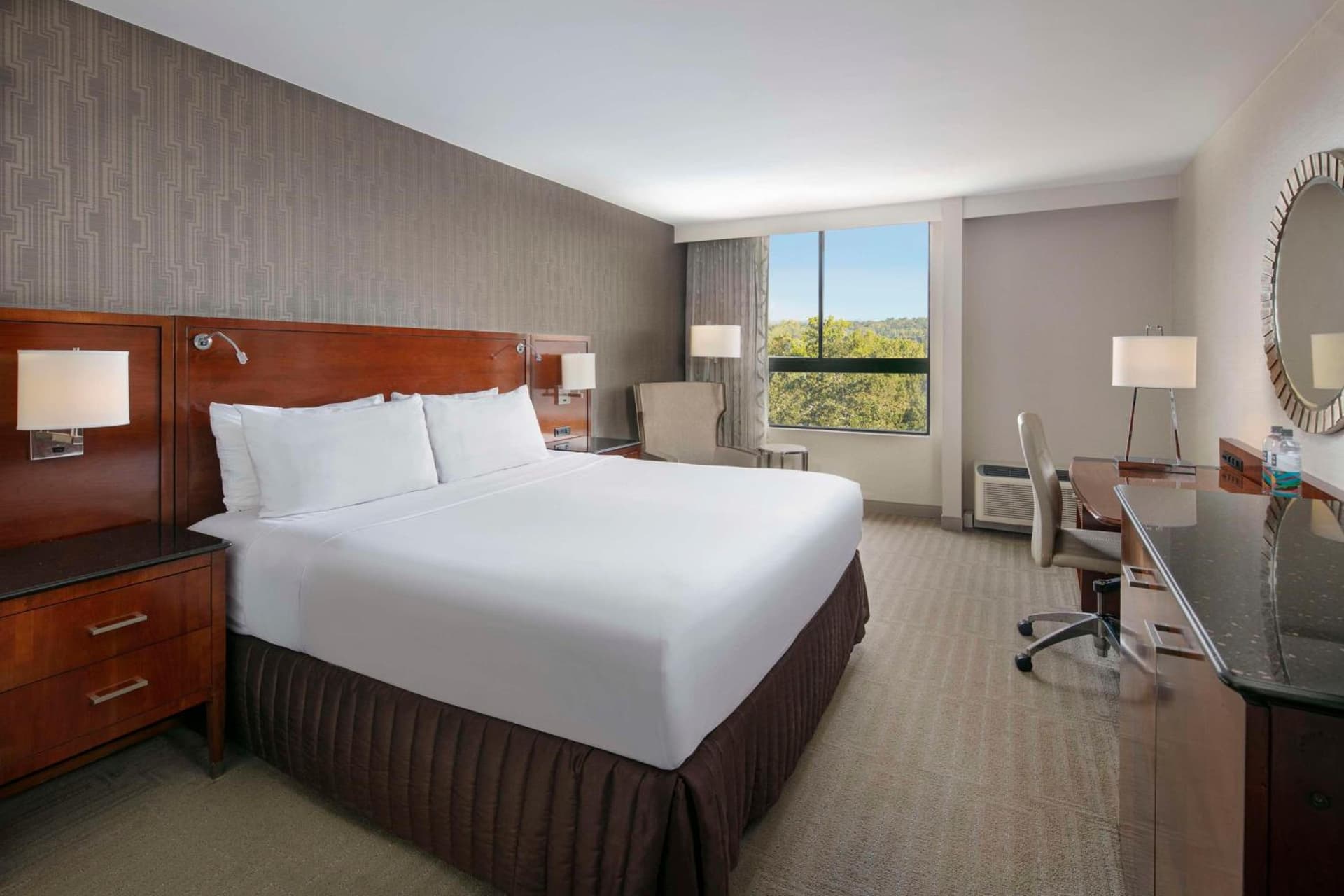 Sonesta Charlotte Lower South End gallery photo in Charlotte, NC — image 38