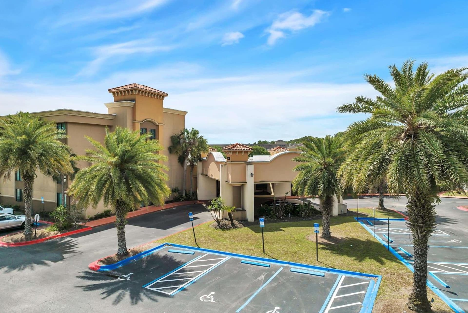 Ramada by Wyndham Jacksonville I-95 by Butler Blvd property views in Jacksonville, FL — gallery photo 3