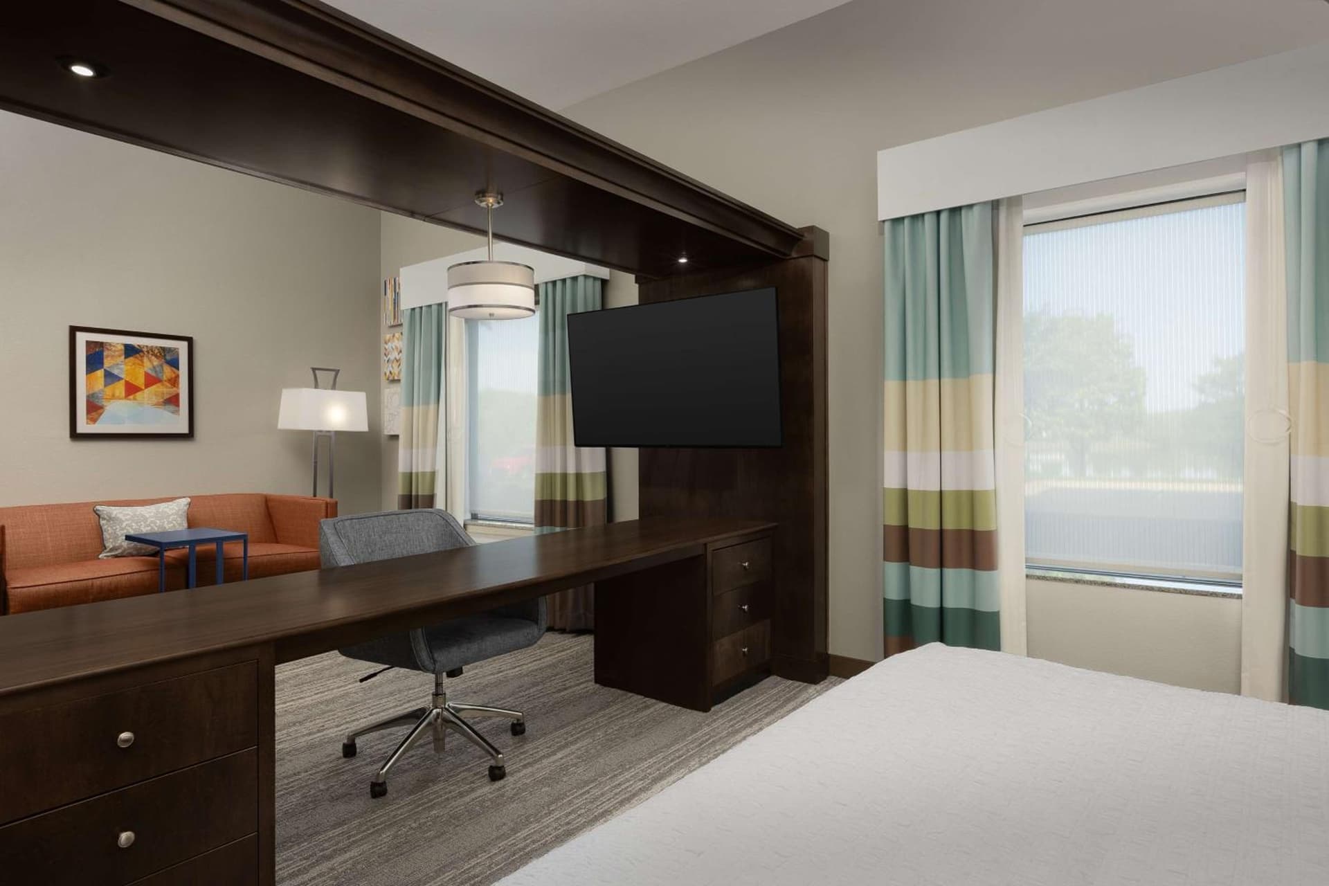 Hampton Inn & Suites Huntsville Research Park Area gallery photo in Huntsville, AL — image 4