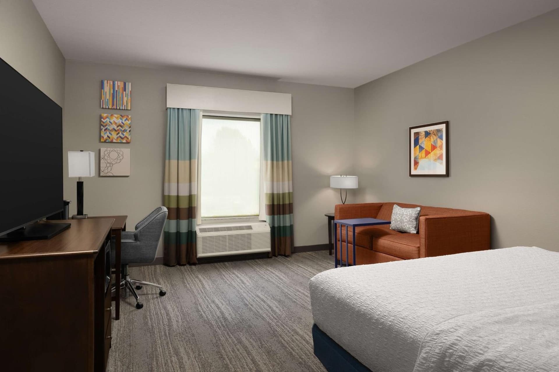 Hampton Inn & Suites Huntsville Research Park Area gallery photo in Huntsville, AL — image 15