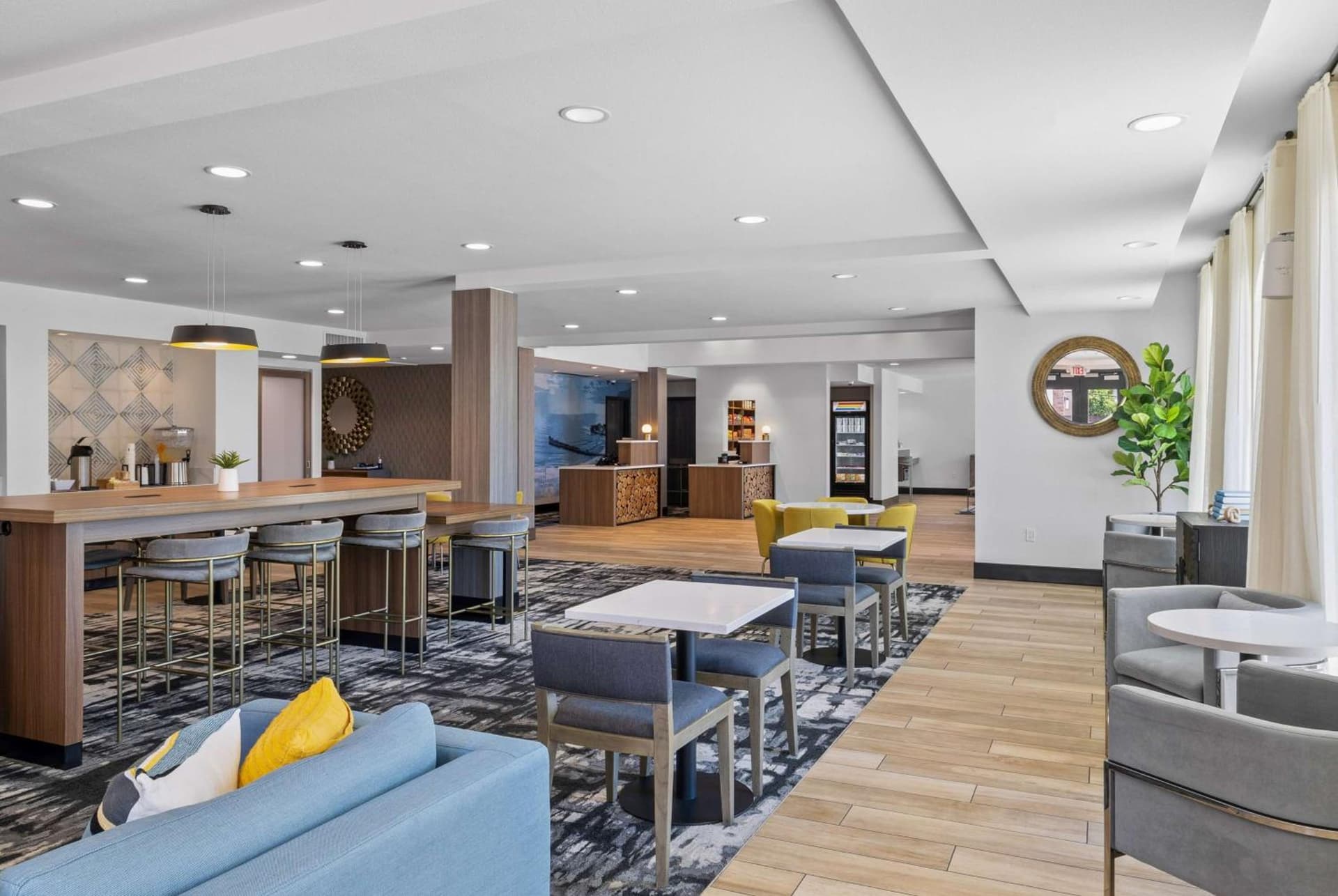 La Quinta Inn & Suites by Wyndham Santa Cruz gallery photo in Santa Cruz, CA — image 65