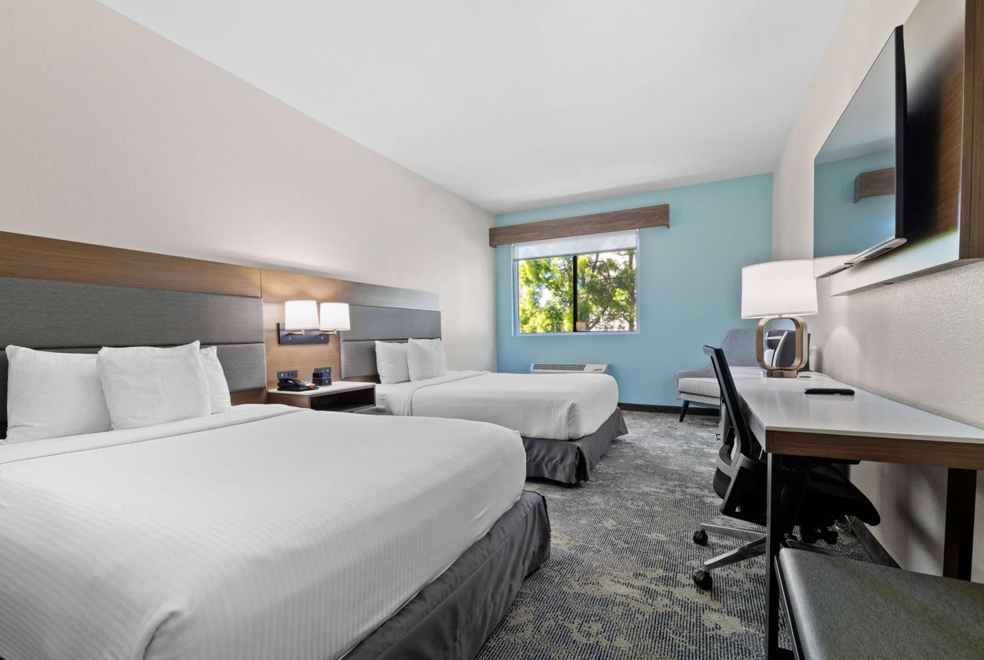 La Quinta Inn & Suites by Wyndham Santa Cruz gallery photo in Santa Cruz, CA — image 9