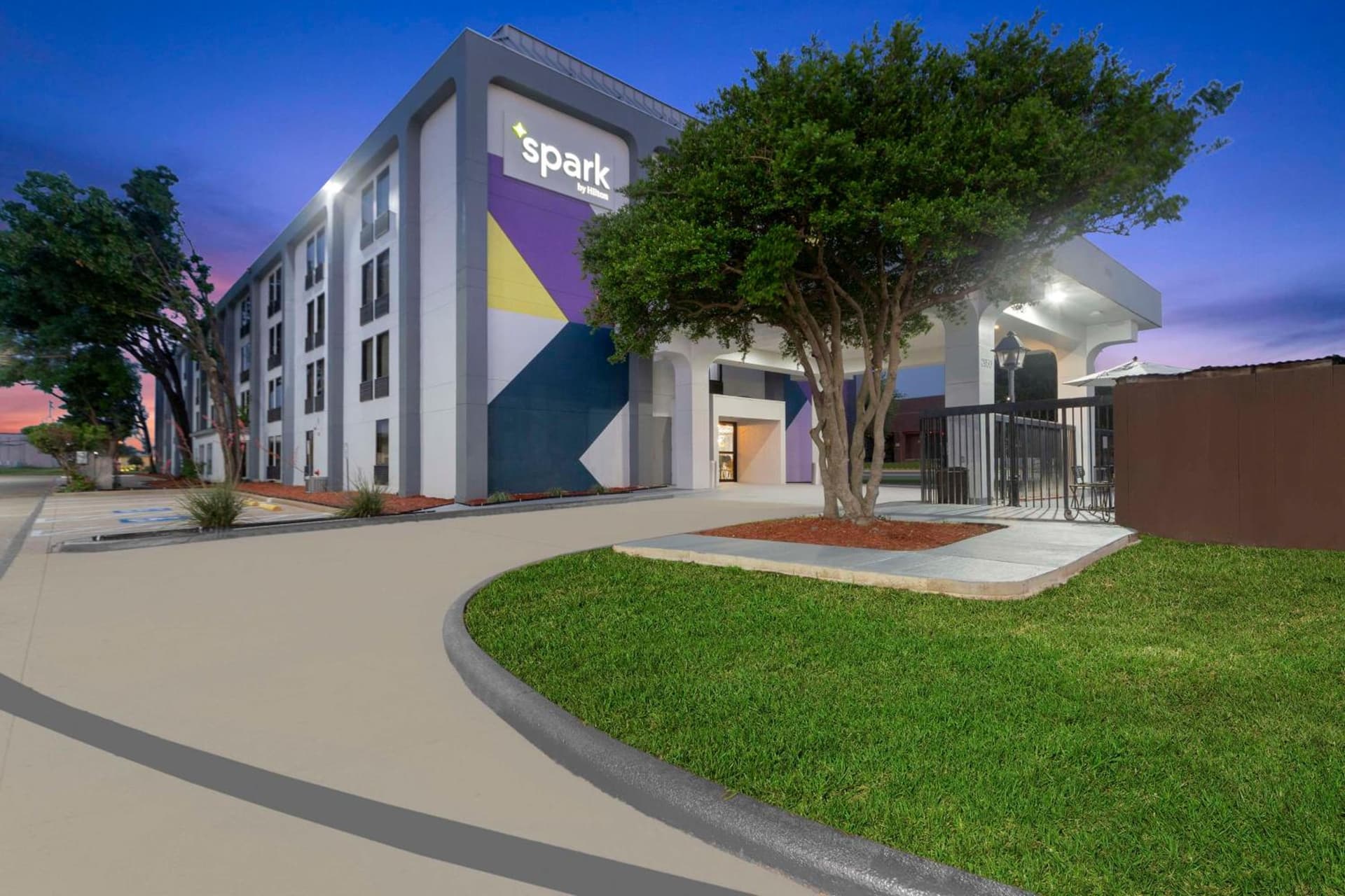 Spark By Hilton Grand Prairie featured exterior or lobby in Grand Prairie, TX — similar hotel