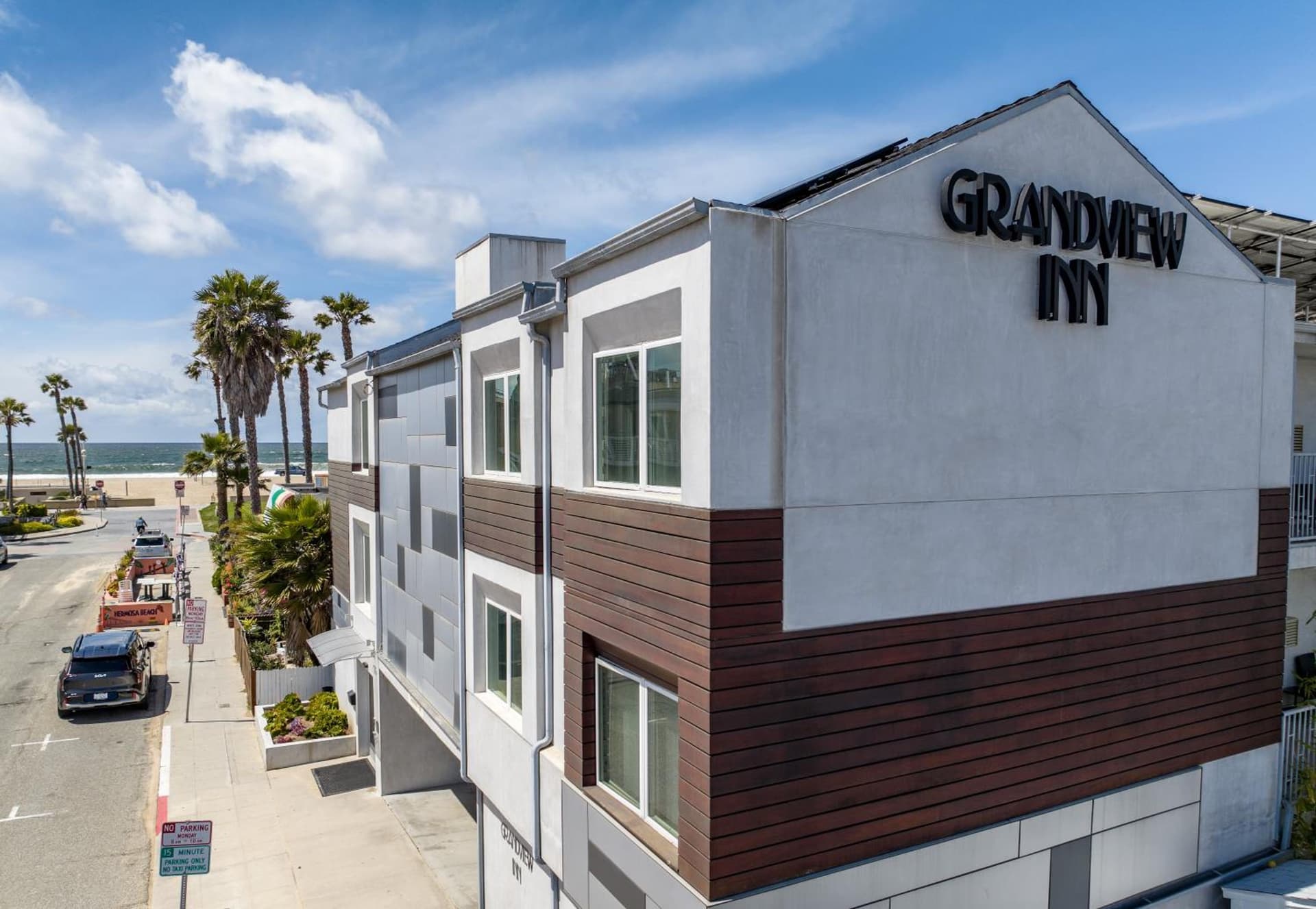 Grandview Inn interior in Hermosa Beach, CA — gallery photo 2