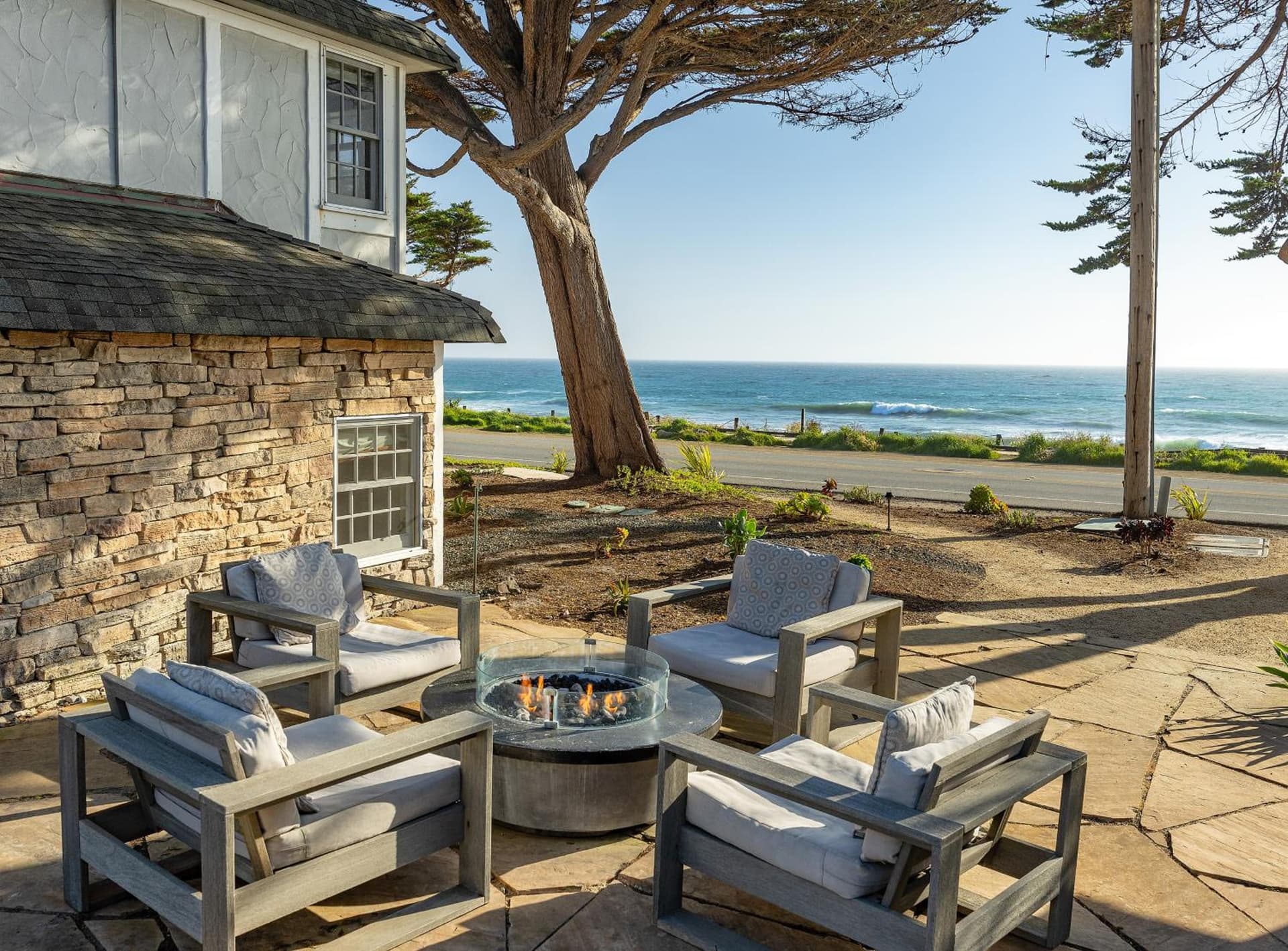 Fogcatcher Inn property views in Cambria, CA — gallery photo 3