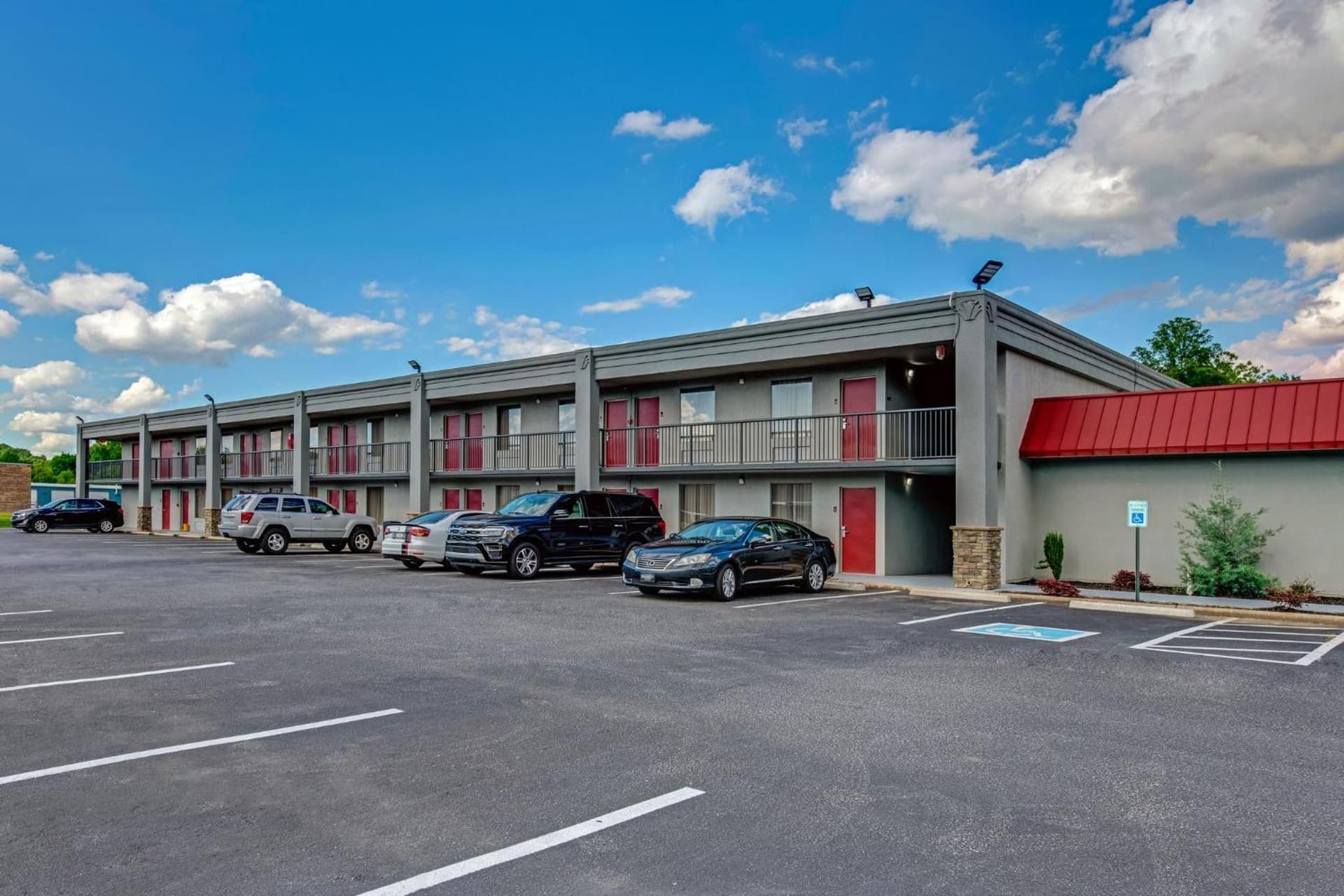 Red Roof Inn & Suites Wilkesboro property views in Wilkesboro, NC — gallery photo 3