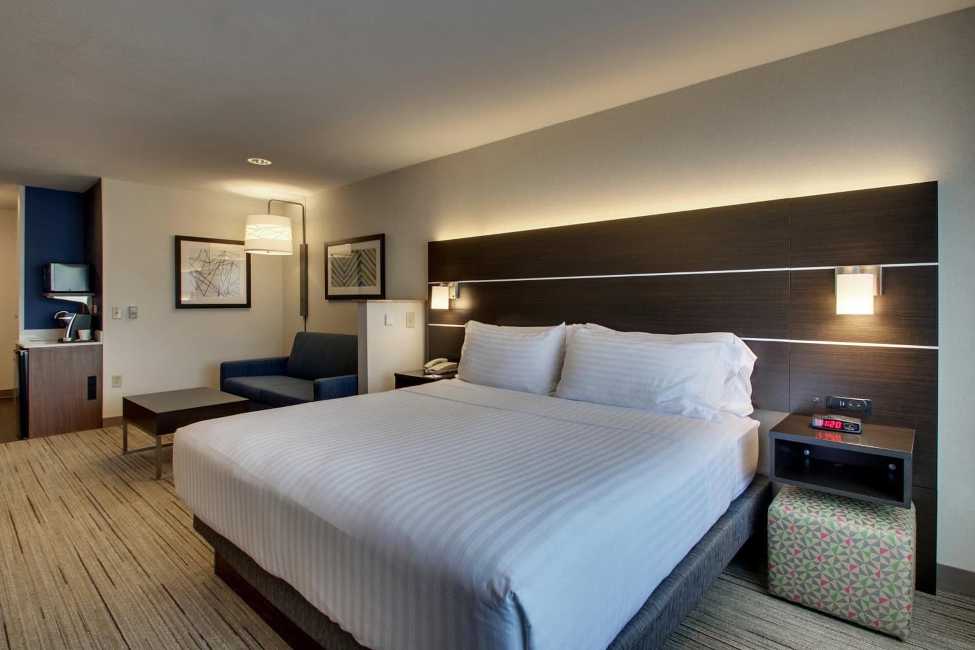 Holiday Inn Express Hotel & Suites Morris by IHG gallery photo in Morris, IL — image 37