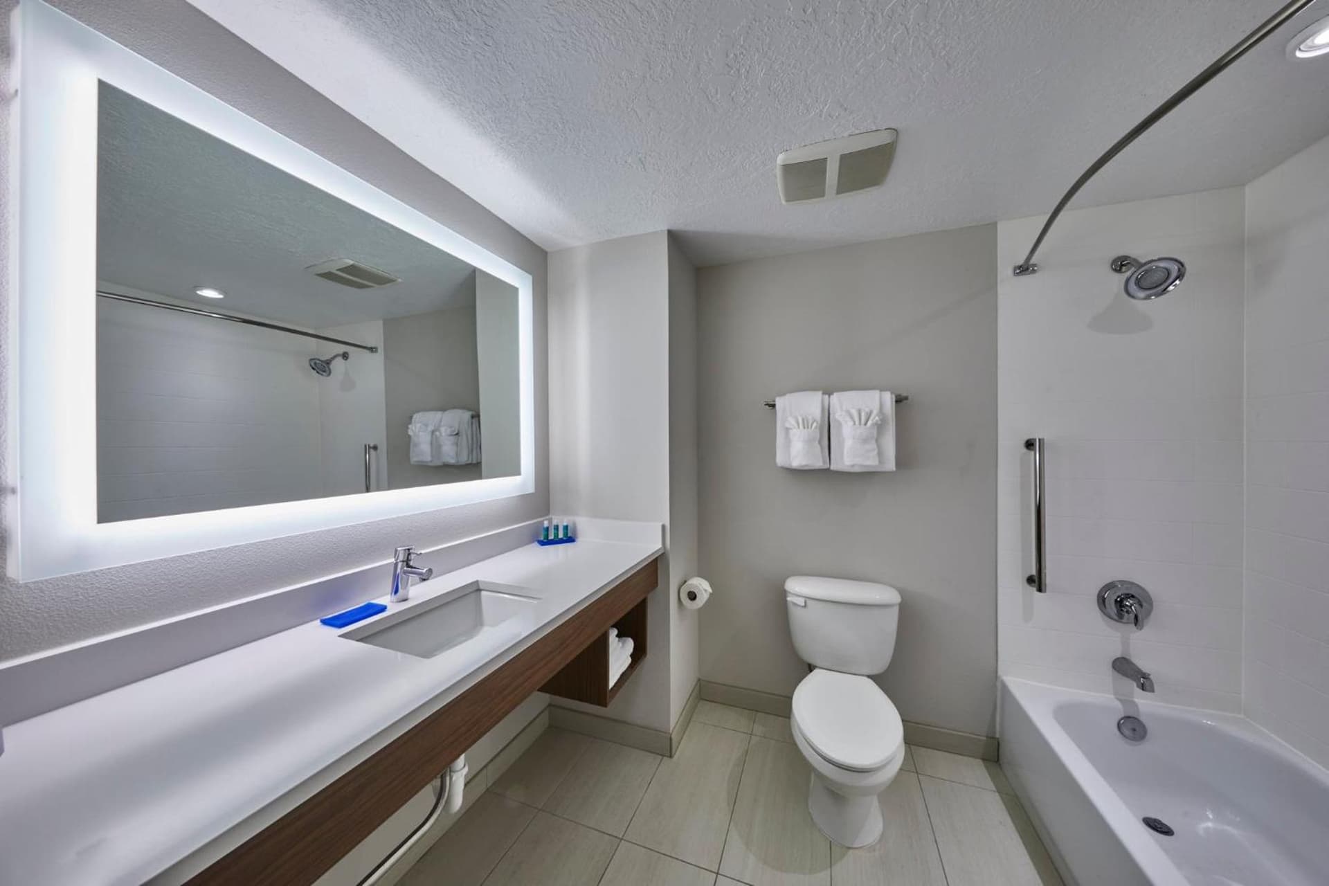 Holiday Inn Express Hotel & Suites Medford-Central Point by IHG gallery photo in Central Point, OR — image 28