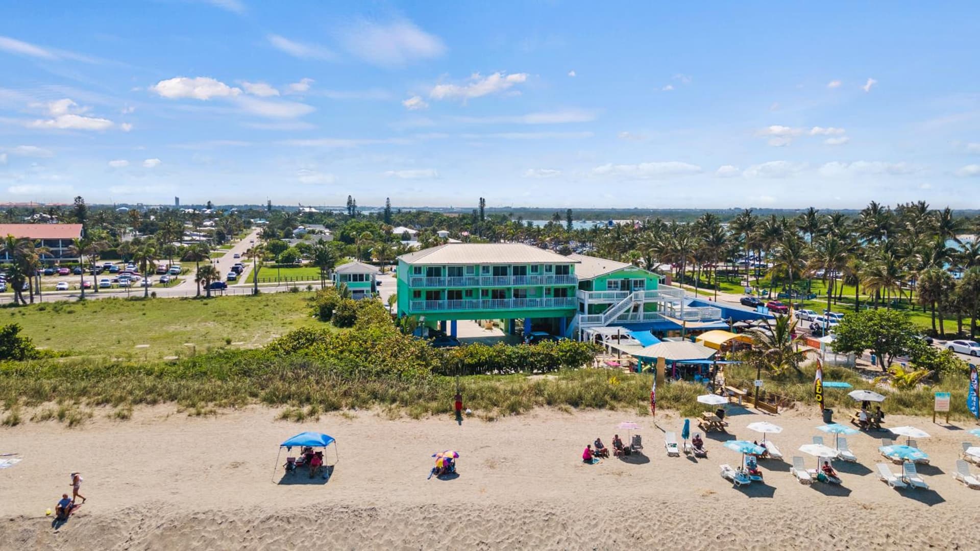 Oceanfront Inn, Standard Room, King Bed, Town View, #10 property views in Fort Pierce, FL — gallery photo 3
