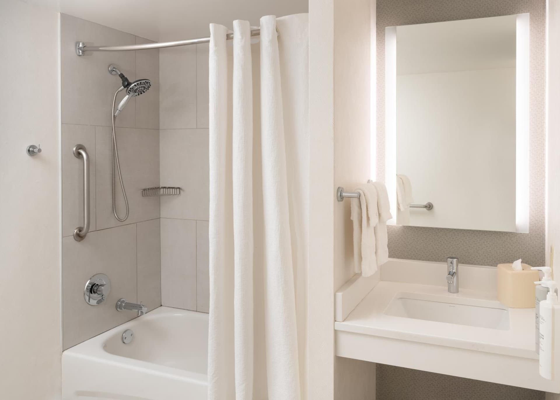 Hilton Garden Inn Philadelphia Center City gallery photo in Philadelphia, PA — image 32