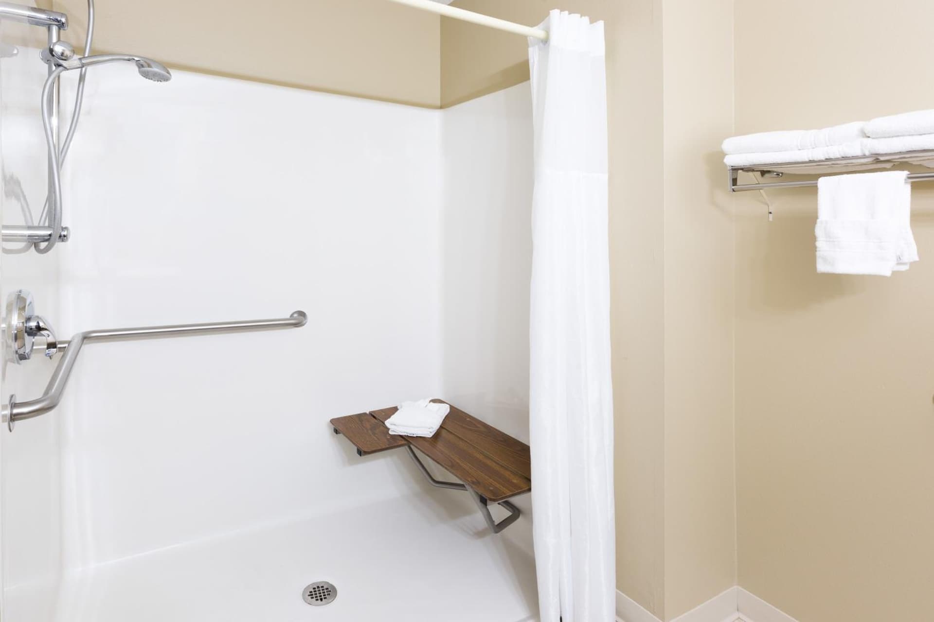Super 8 by Wyndham Sioux Falls interior in Sioux Falls, SD — gallery photo 2