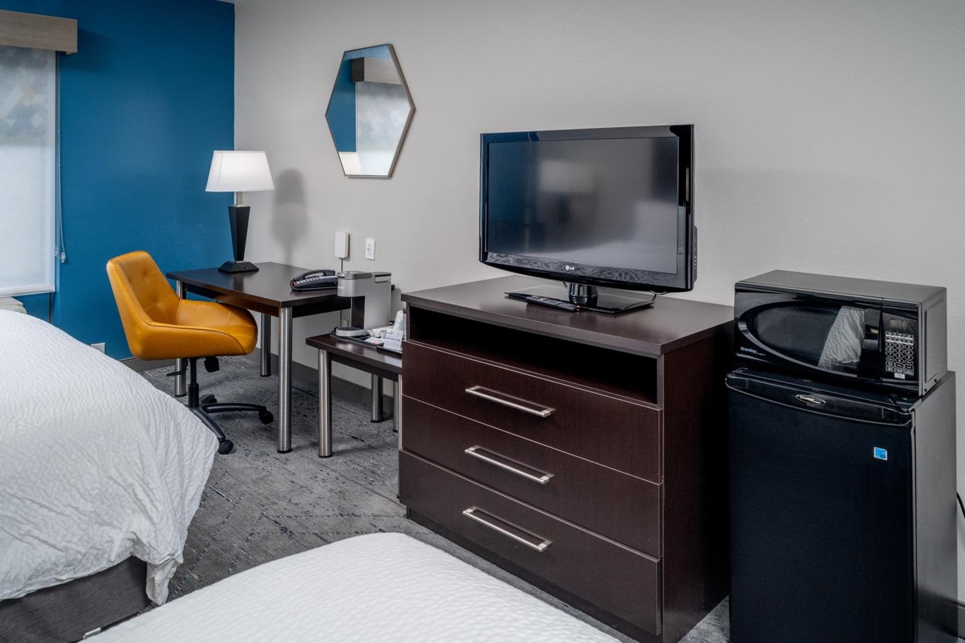 Holiday Inn Express & Suites Cross Lanes by IHG gallery photo in Cross Lanes, WV — image 105