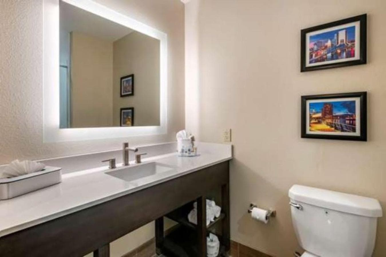 Comfort Inn & Suites Jacksonville - Orange Park Near Naval Air Station gallery photo in Jacksonville, FL — image 11