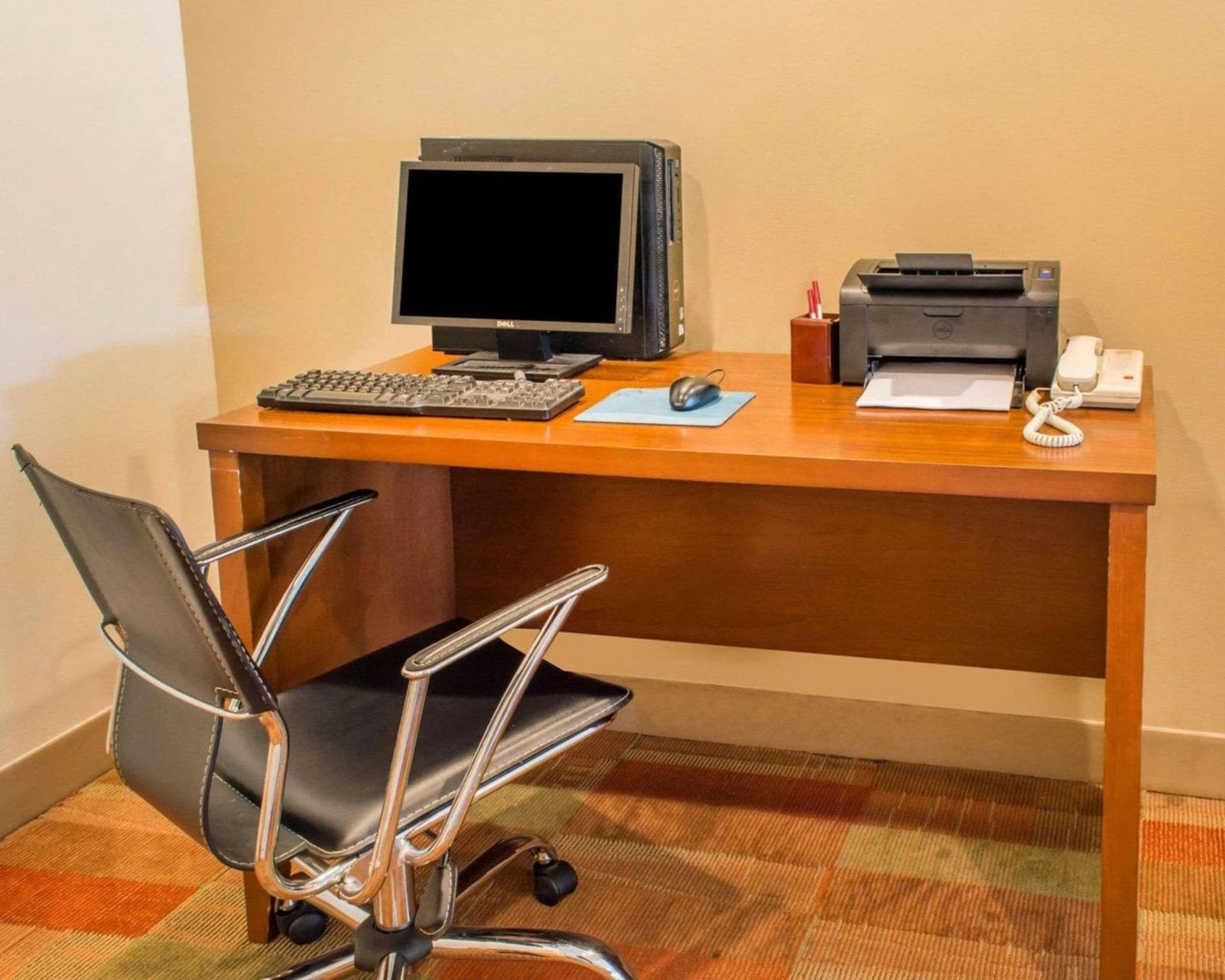 Quality Suites Waldorf gallery photo in Waldorf, MD — image 6