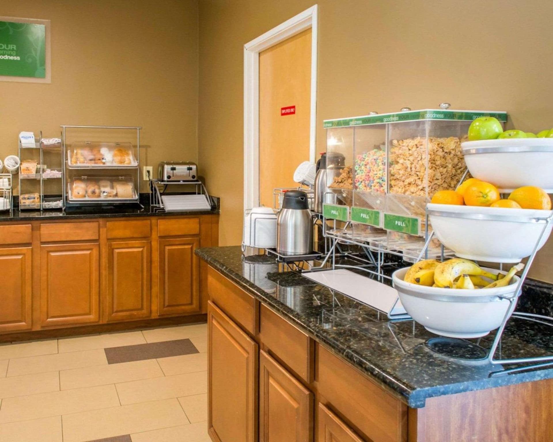 Quality Suites Waldorf gallery photo in Waldorf, MD — image 15