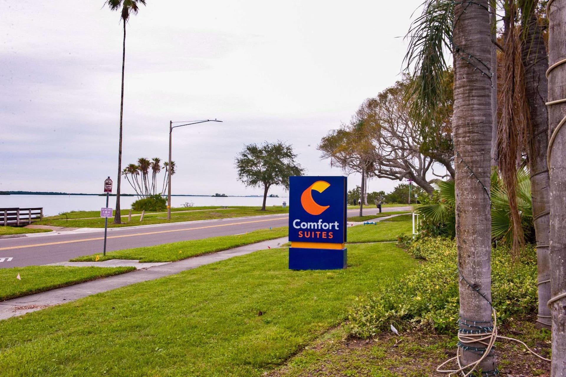 Comfort Suites Clearwater - Dunedin interior in Clearwater, FL — gallery photo 2