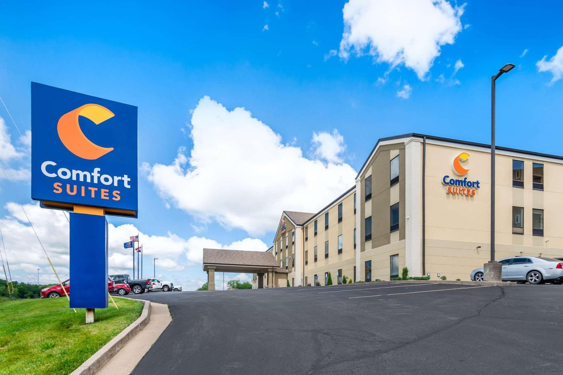 Comfort Suites - Jefferson City featured exterior or lobby in Jefferson City, MO — similar hotel