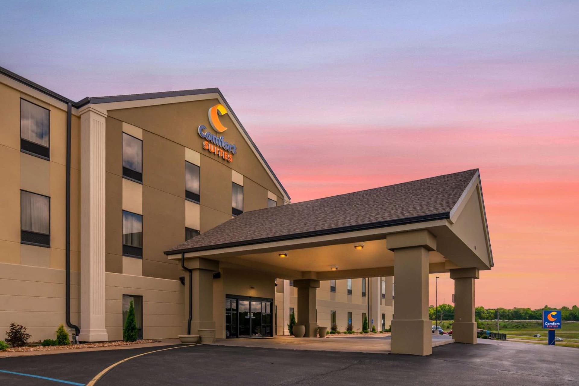 Comfort Suites - Jefferson City property views in Jefferson City, MO — gallery photo 3