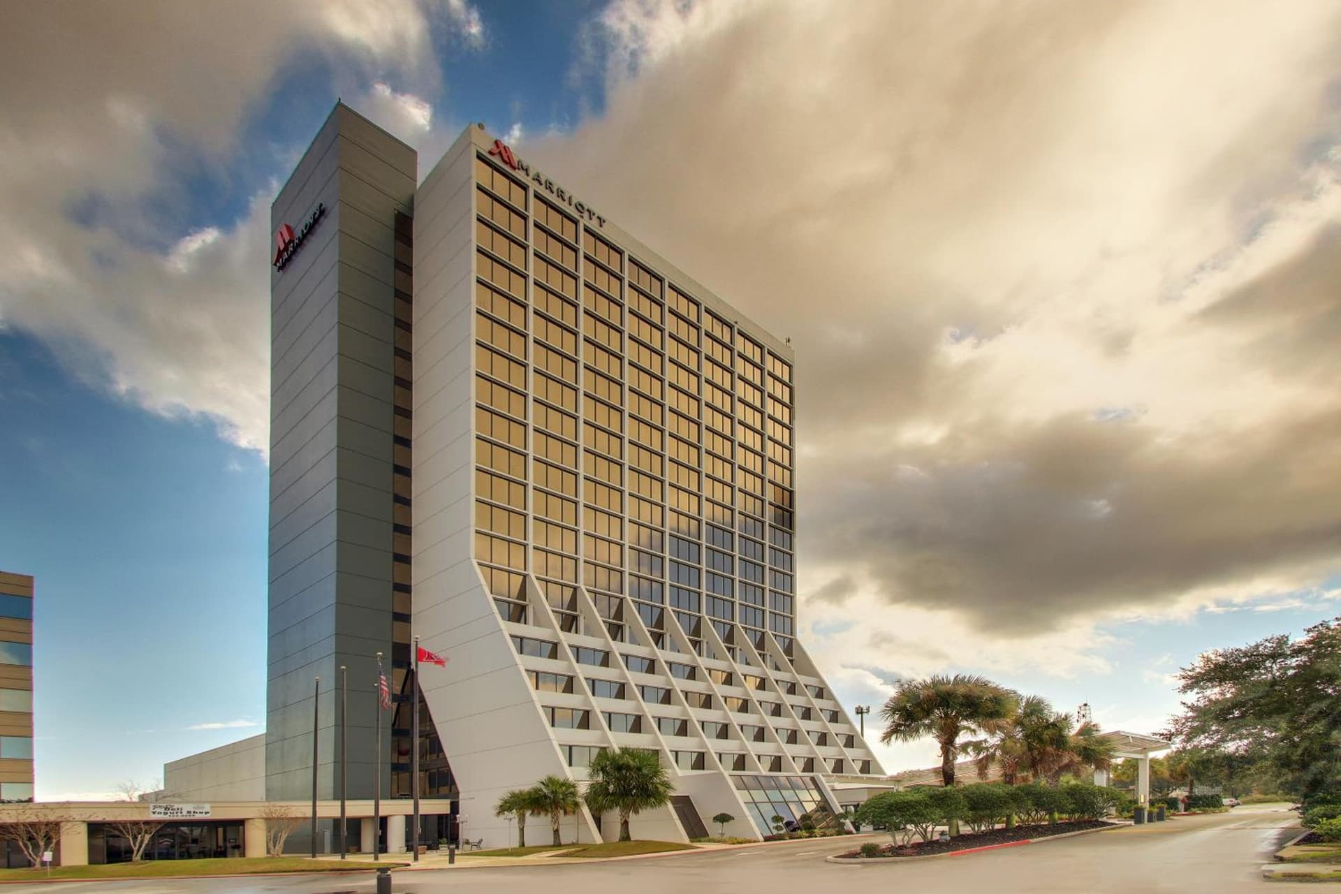 Mobile Marriott interior in Mobile, AL — gallery photo 2
