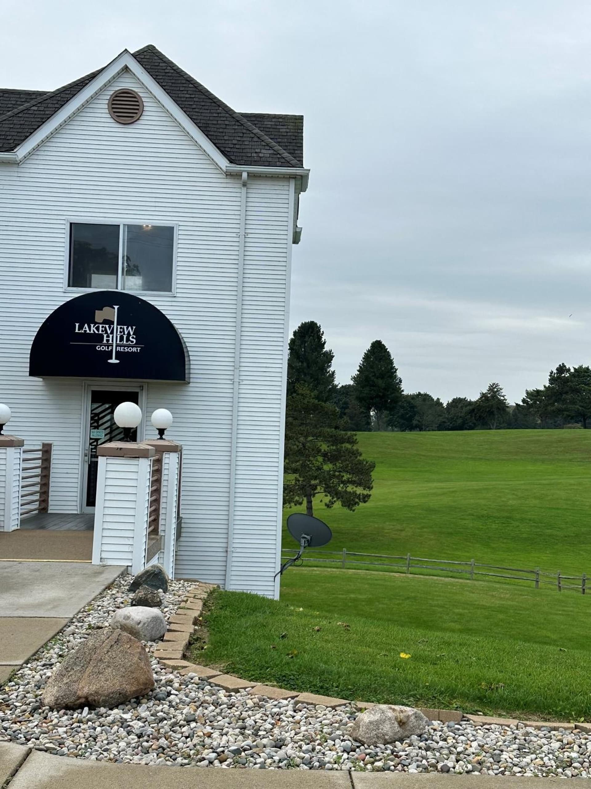 Lakeview Hills Golf & Resort featured exterior or lobby in Lexington, MI — similar hotel