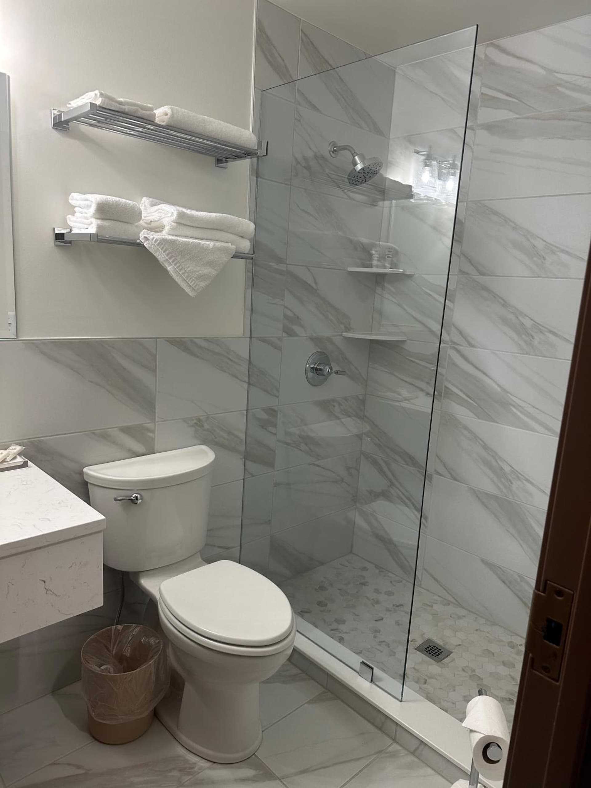 Lakeview Hills Golf & Resort interior in Lexington, MI — gallery photo 2