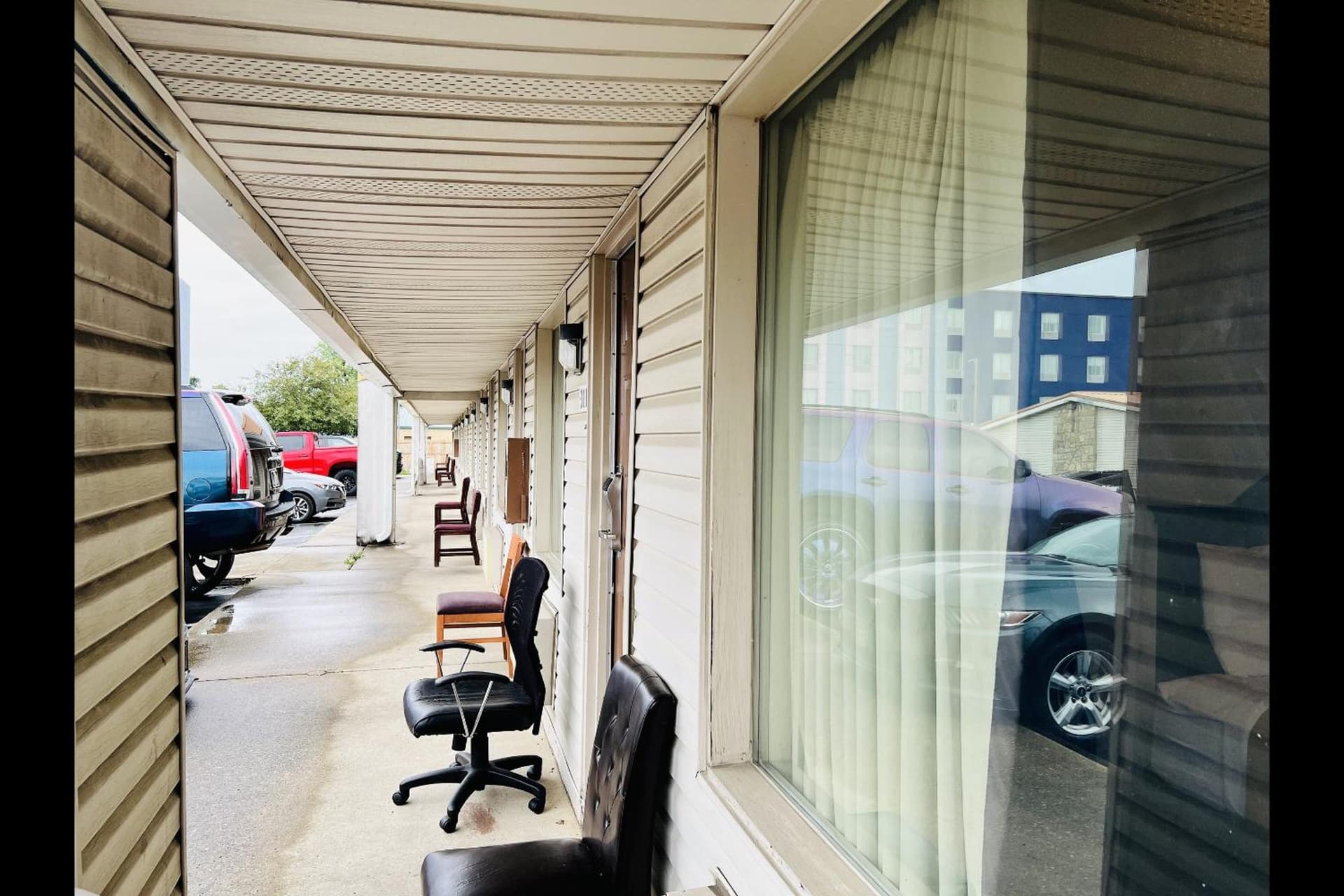 Cozy Garden Inn By OYO Hwy 40 Richmond interior in Richmond, IN — gallery photo 2
