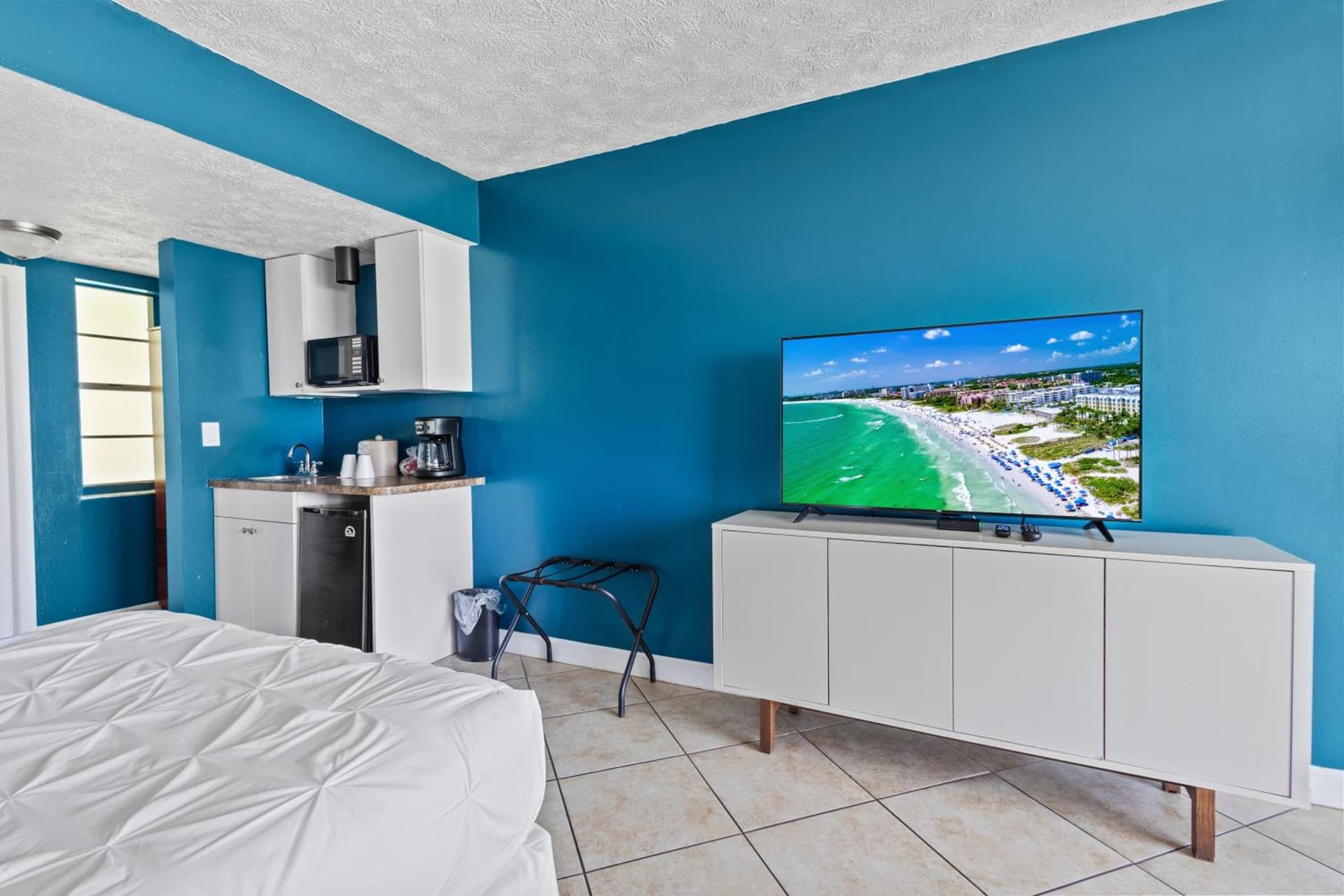 Oceanfront Inn, Private Balcony, 2 Full Beds #16 interior in Fort Pierce, FL — gallery photo 2
