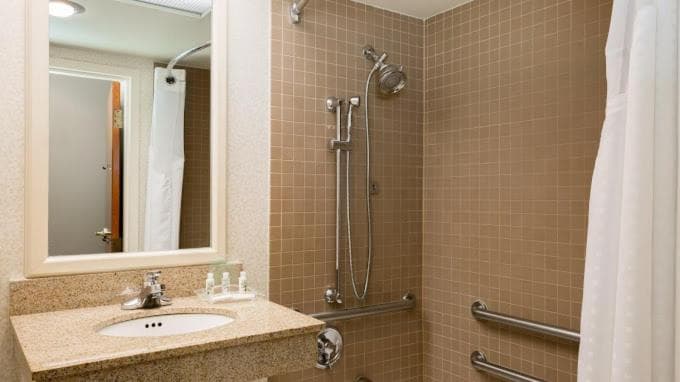 Holiday Inn Chicago Nw Crystal Lk Conv Ctr by IHG gallery photo in Crystal Lake, IL — image 14