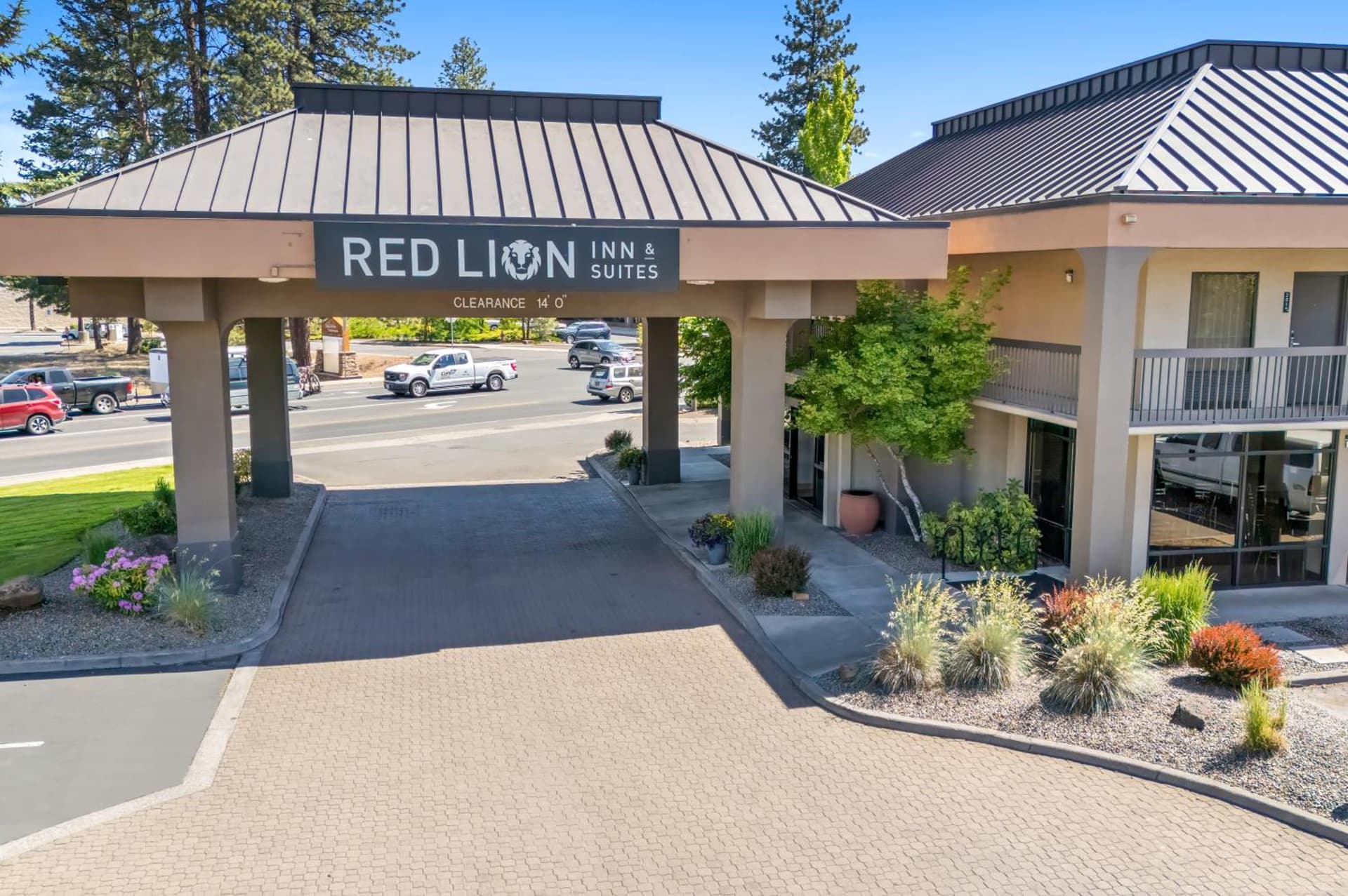 Red Lion Inn & Suites Deschutes River - Bend gallery photo in Bend, OR — image 43