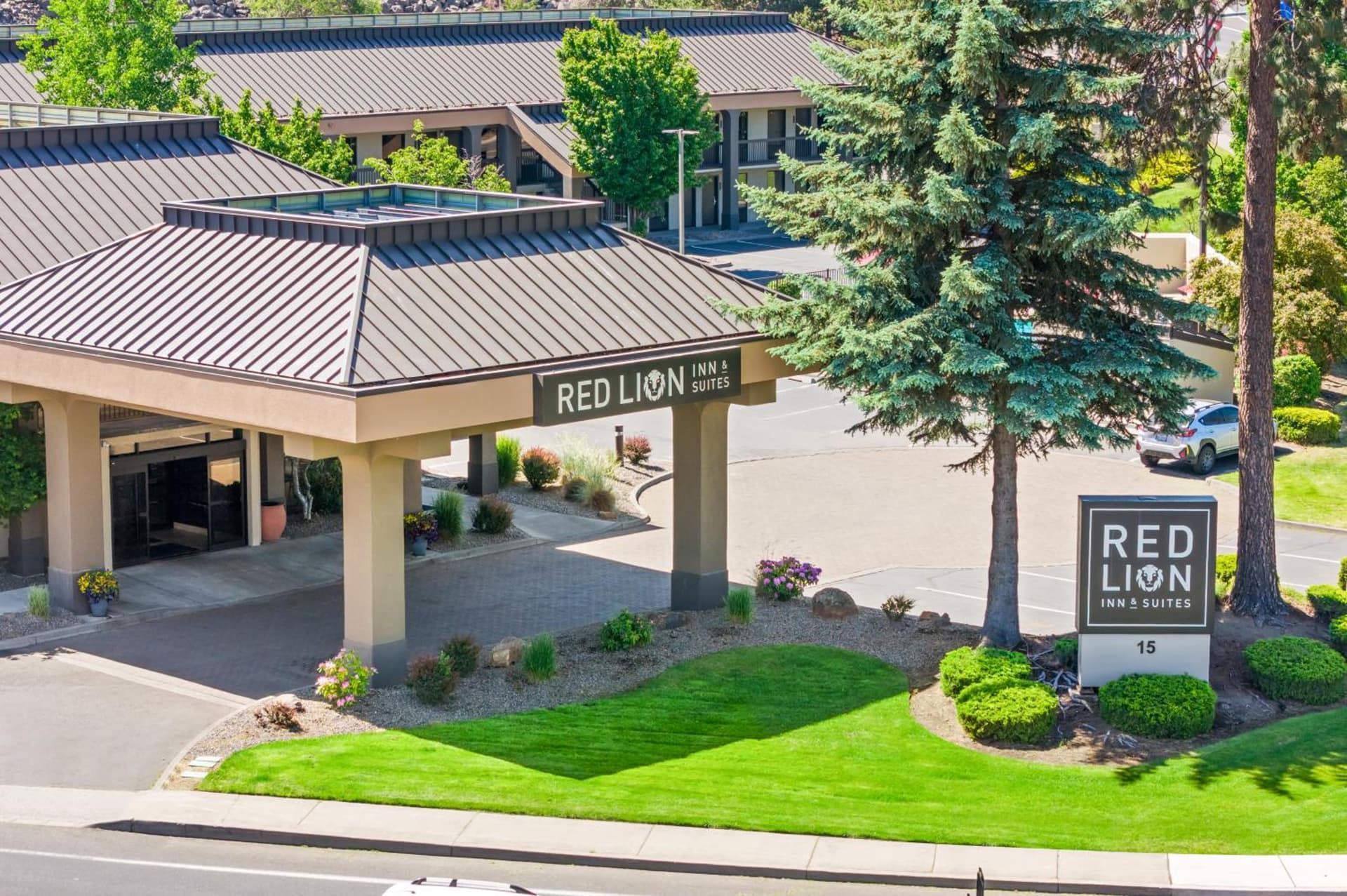 Red Lion Inn & Suites Deschutes River - Bend — hotel in Bend, Oregon