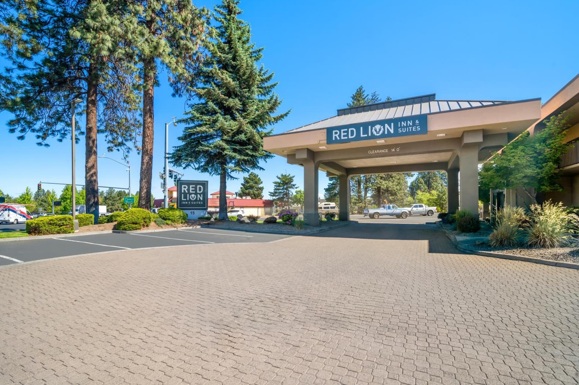 Red Lion Inn & Suites Deschutes River - Bend gallery photo in Bend, OR — image 40
