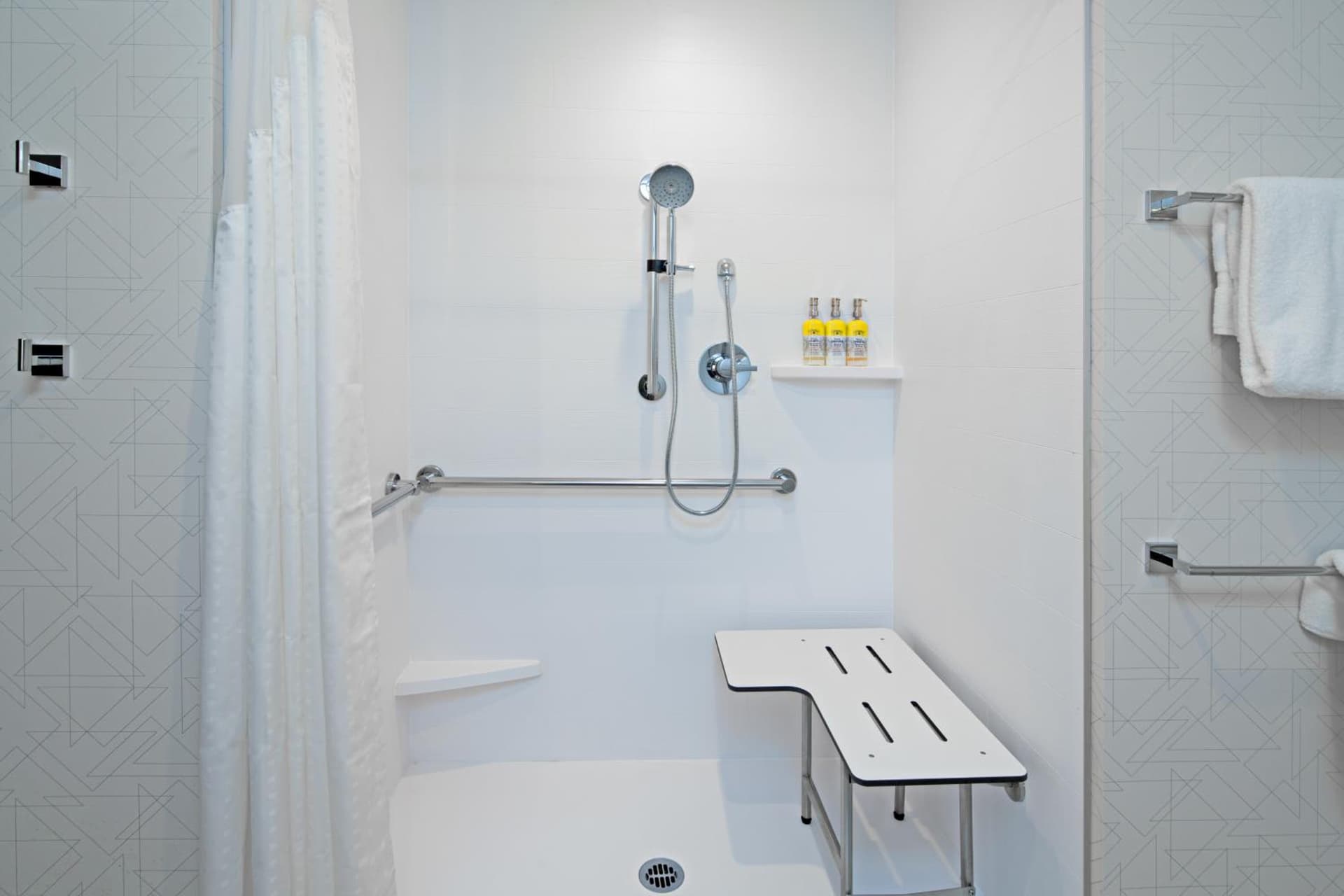 Holiday Inn Express & Suites Palm Desert - Millennium by IHG gallery photo in Palm Desert, CA — image 14