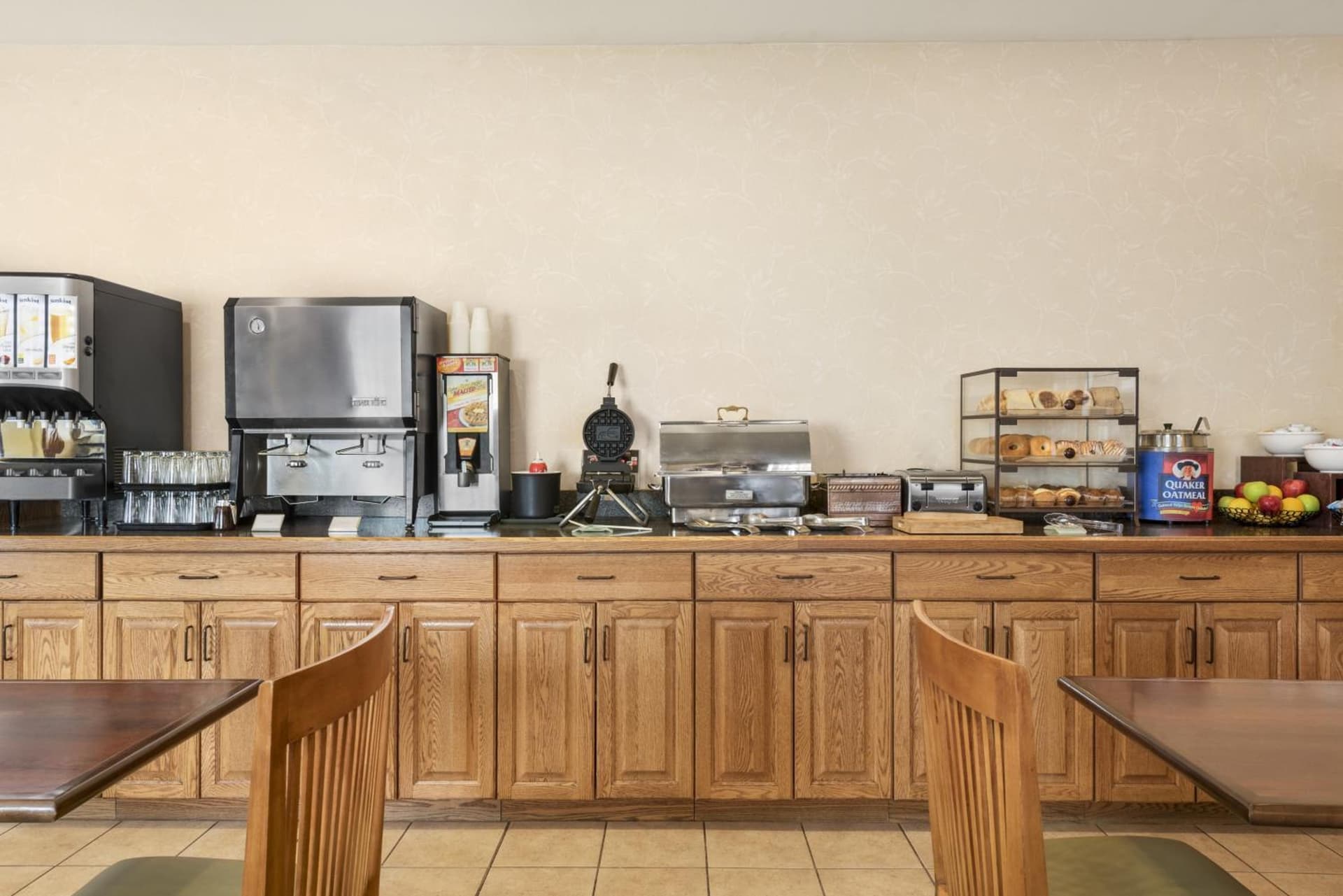 Country Inn & Suites by Radisson, Peoria North, IL gallery photo in Peoria, IL — image 40
