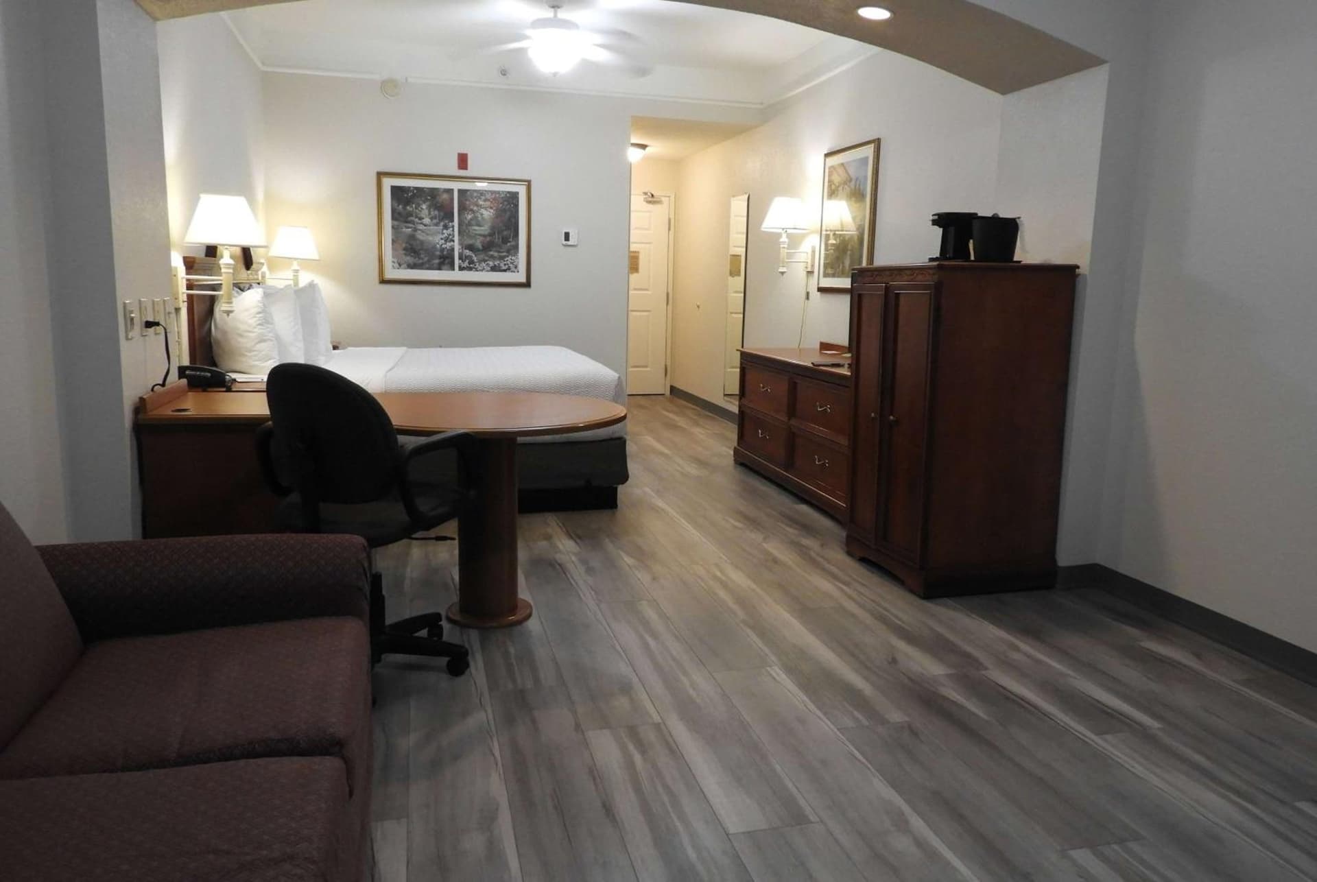 La Quinta Inn and Suites Fort Myers I-75 gallery photo in Fort Myers, FL — image 4