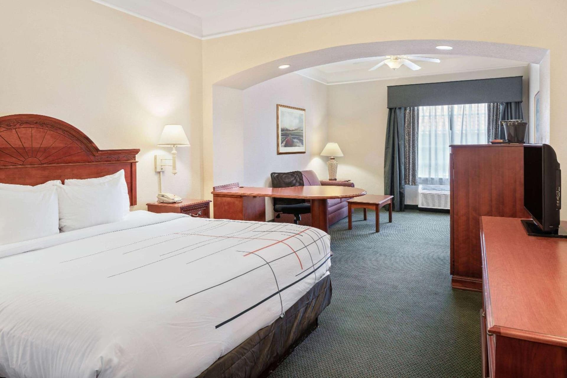La Quinta Inn and Suites Fort Myers I-75 gallery photo in Fort Myers, FL — image 21