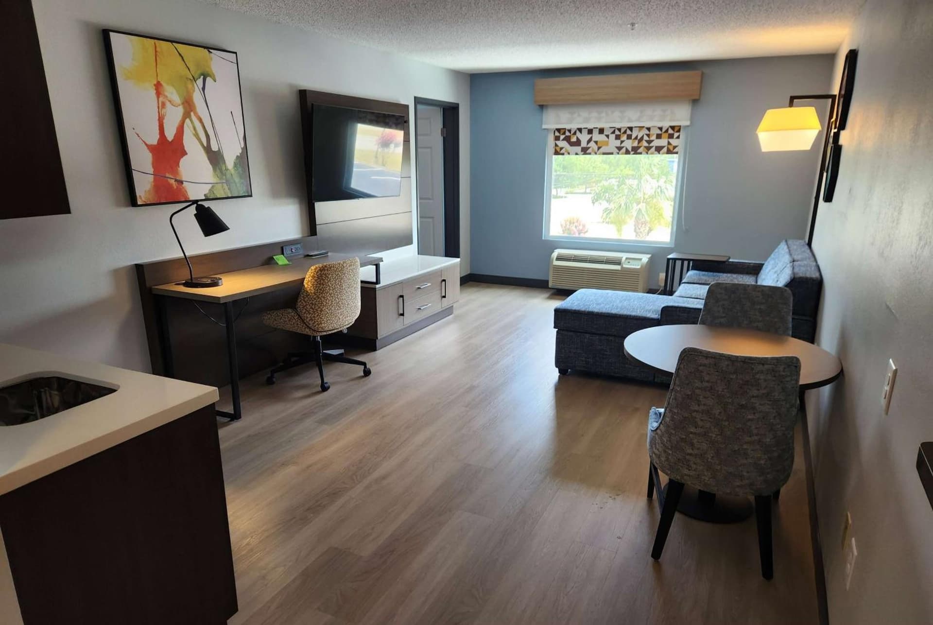 La Quinta by Wyndham Warner Robins - Robins AFB gallery photo in Warner Robins, GA — image 40