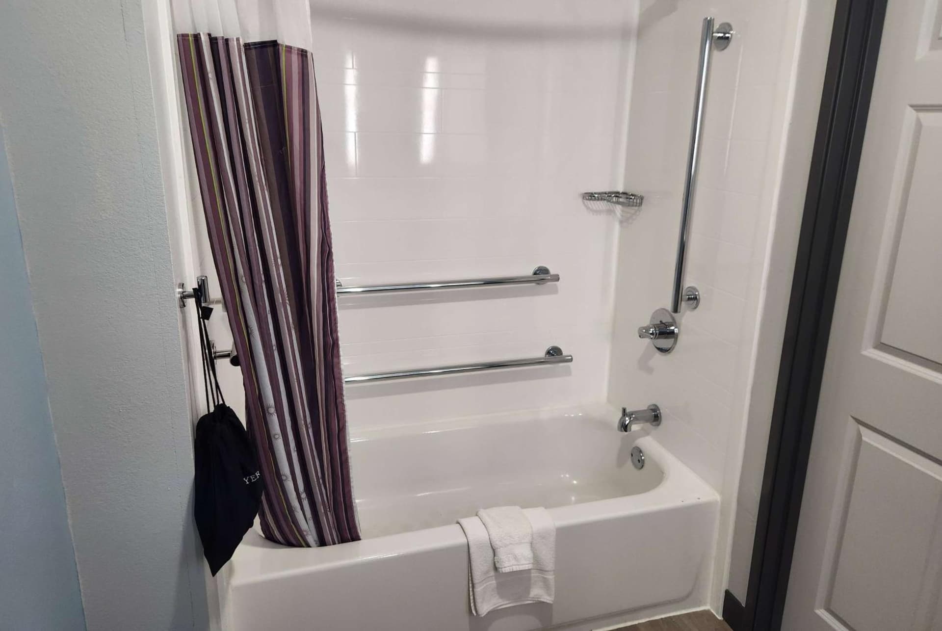 La Quinta by Wyndham Warner Robins - Robins AFB gallery photo in Warner Robins, GA — image 7