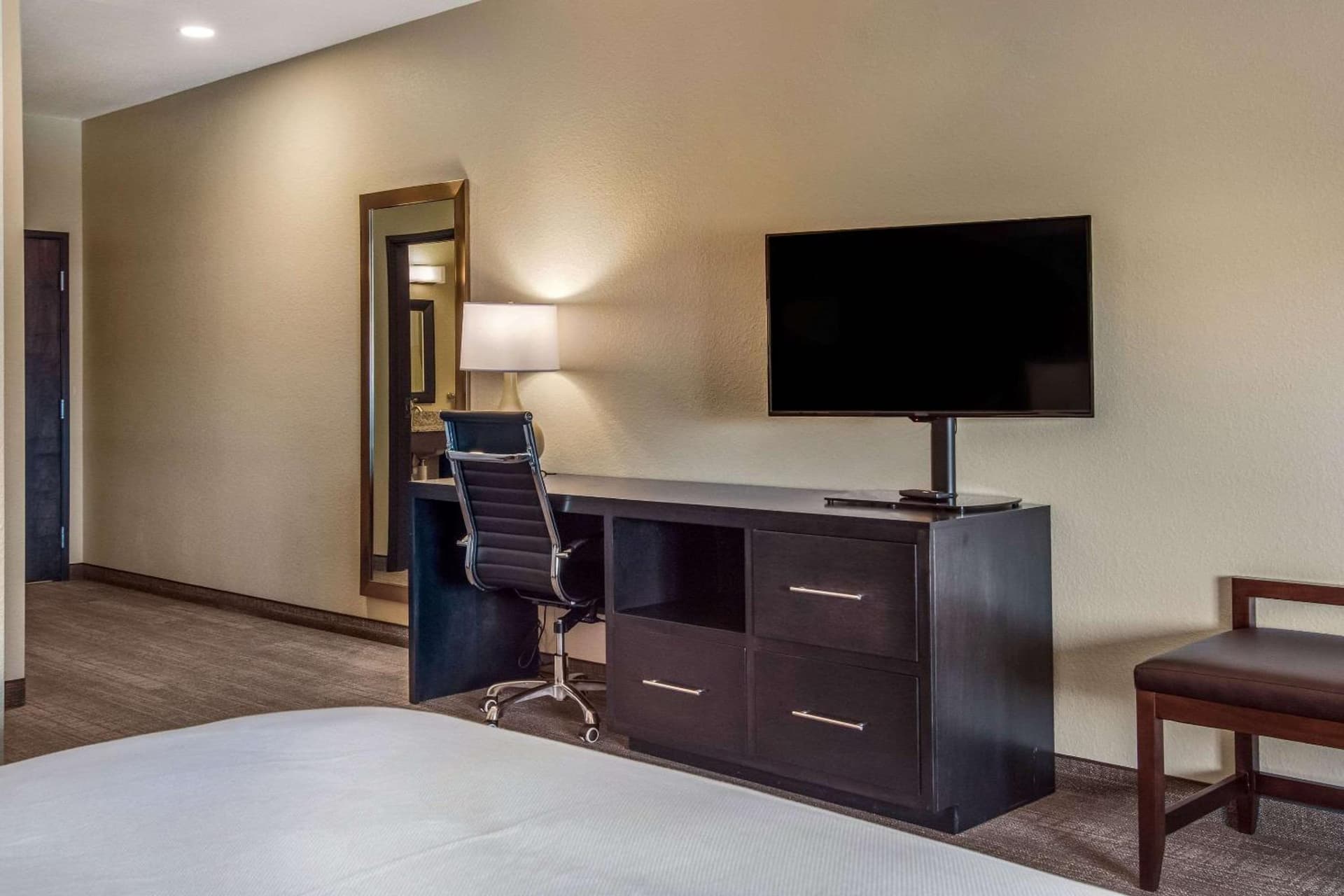 Comfort Suites Brunswick Town Center gallery photo in Brunswick, OH — image 12