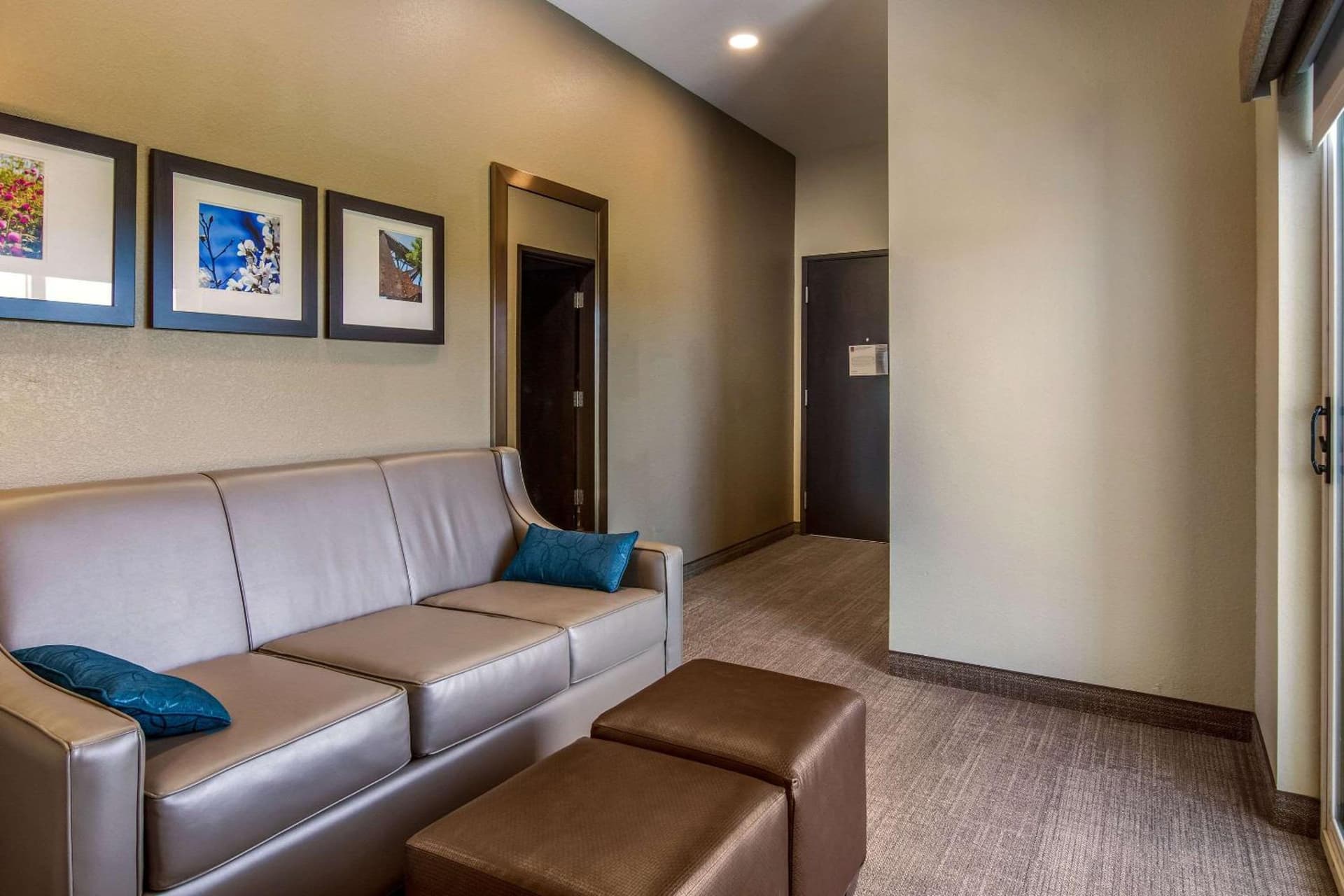 Comfort Suites Brunswick Town Center gallery photo in Brunswick, OH — image 25