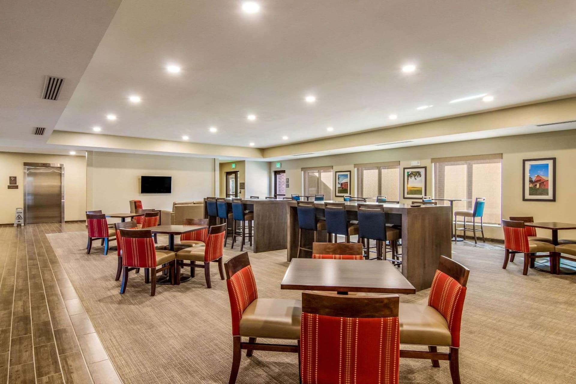 Comfort Suites Brunswick Town Center gallery photo in Brunswick, OH — image 11