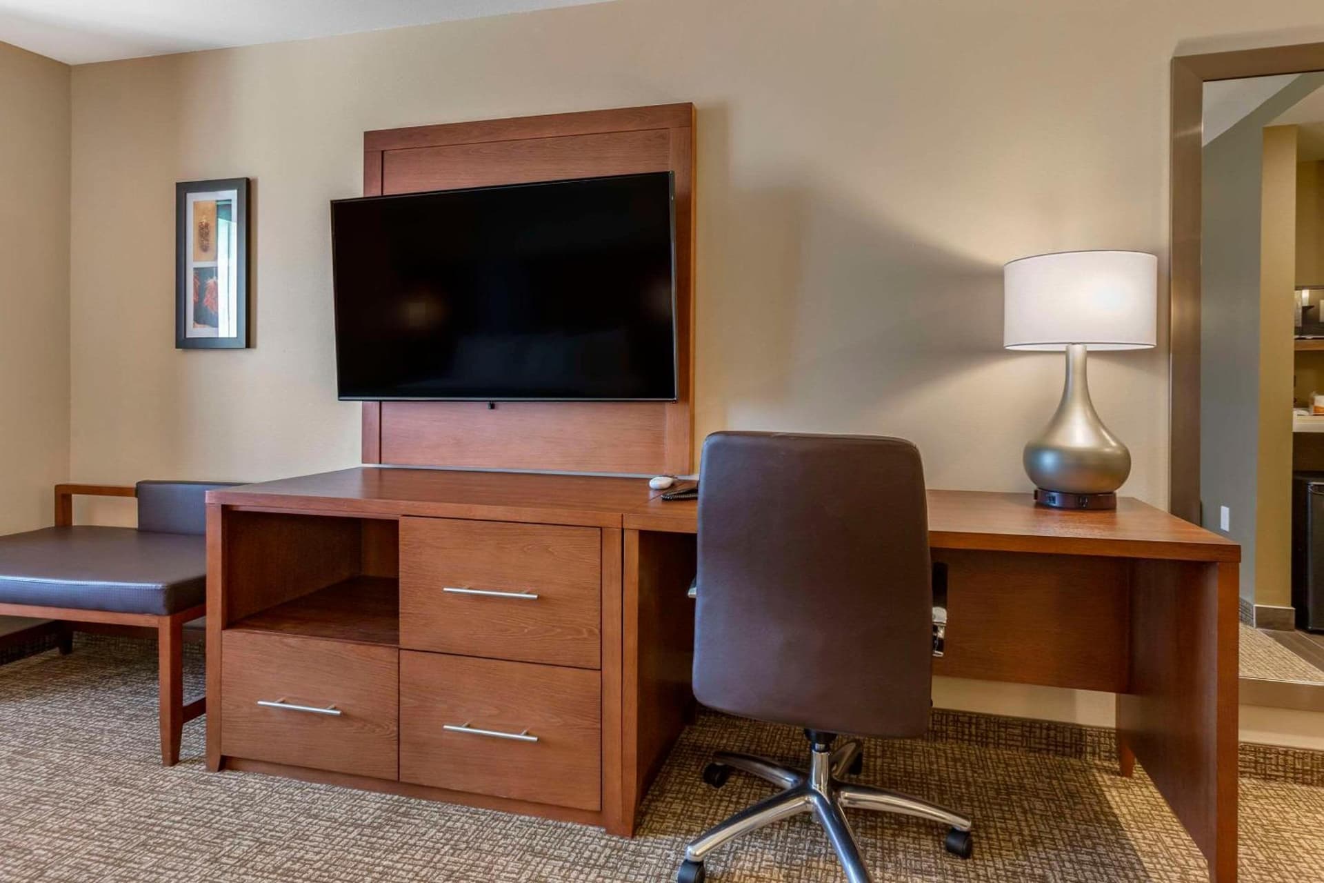 Comfort Suites Albuquerque Airport gallery photo in Albuquerque, NM — image 8
